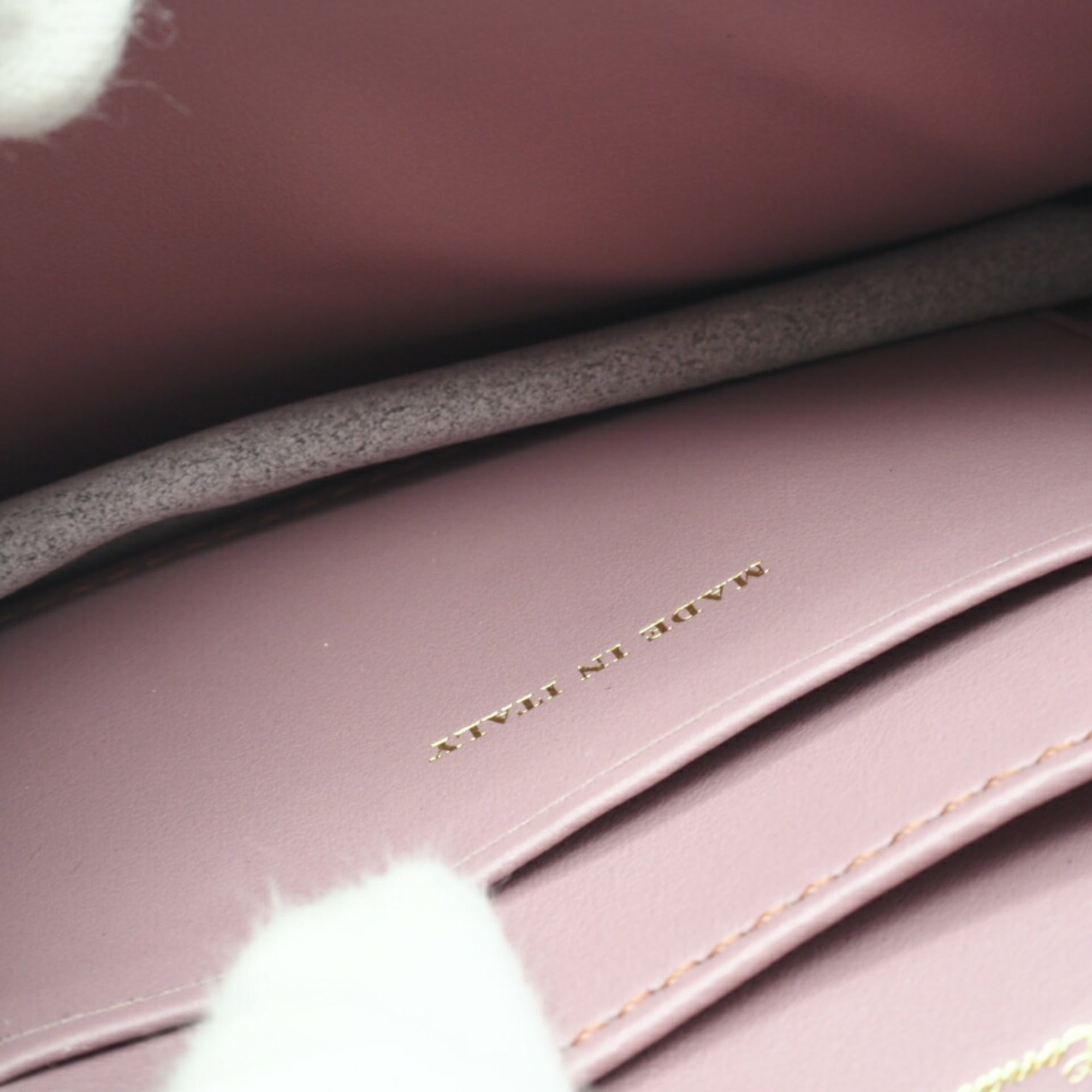 Burberry Pink Leather Shoulder Bag (Pre-Owned)