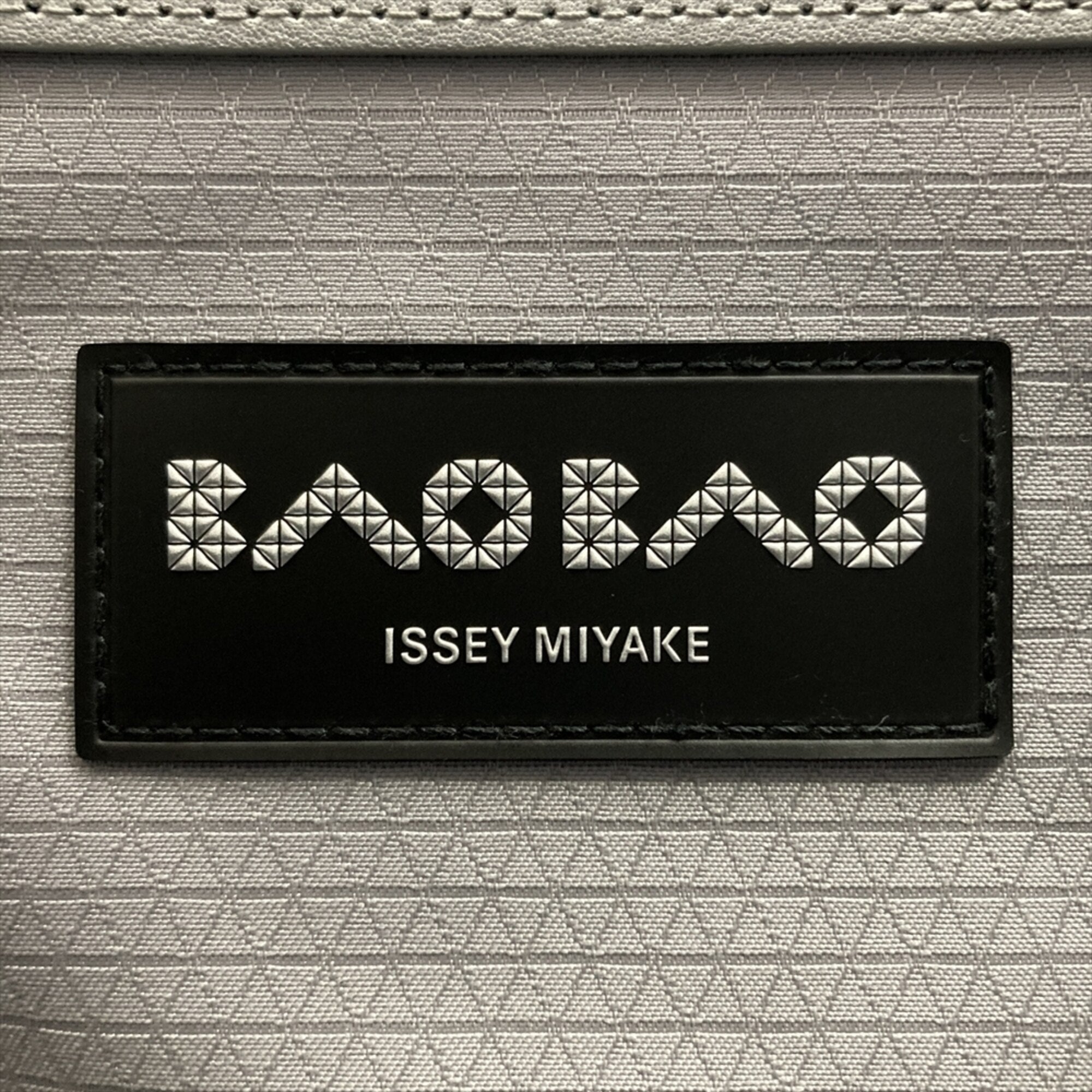 Issey Miyake Gray Leather Polyester Handbag Shoulder Bag (Pre-Owned)