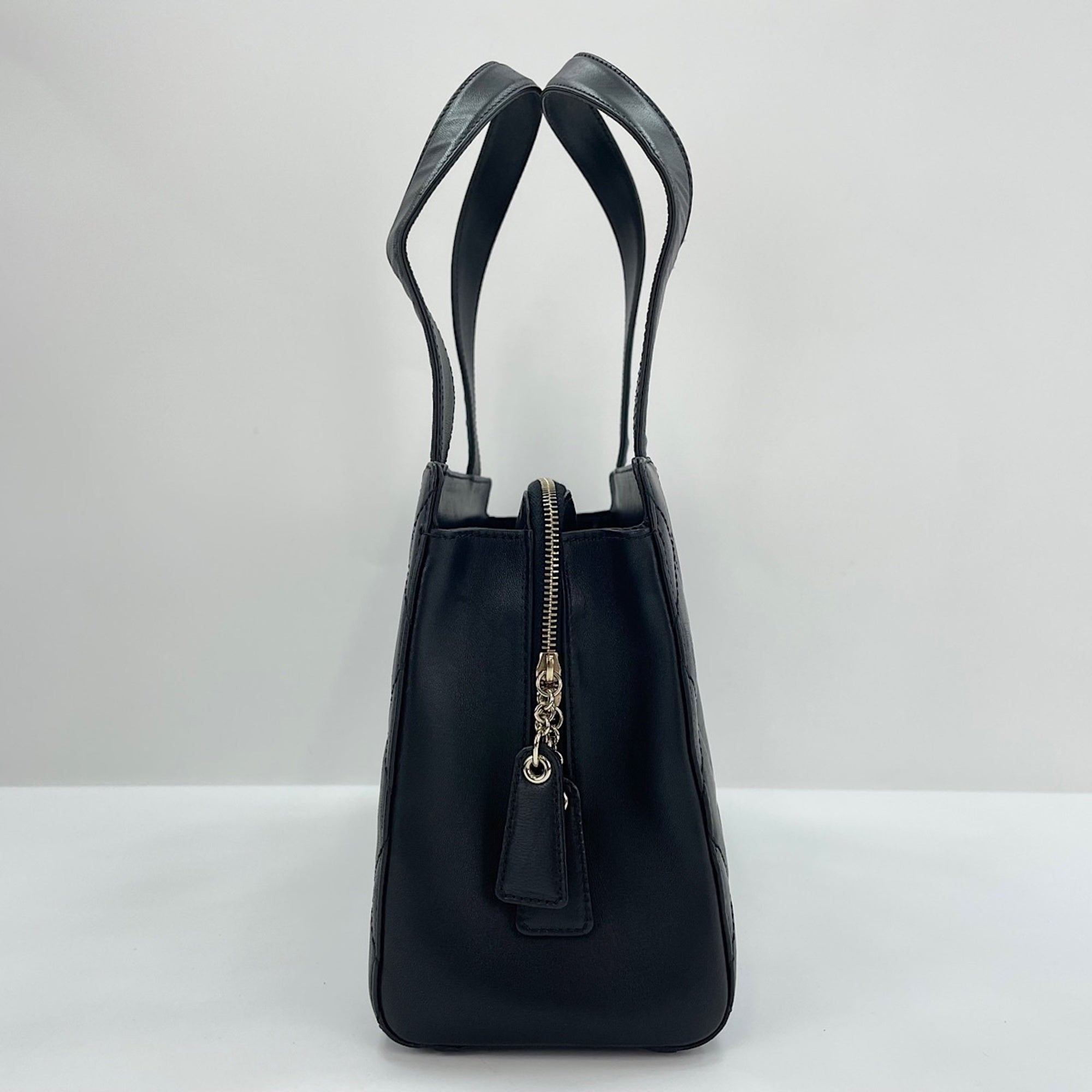 Chanel Black Handbag (Pre-Owned)