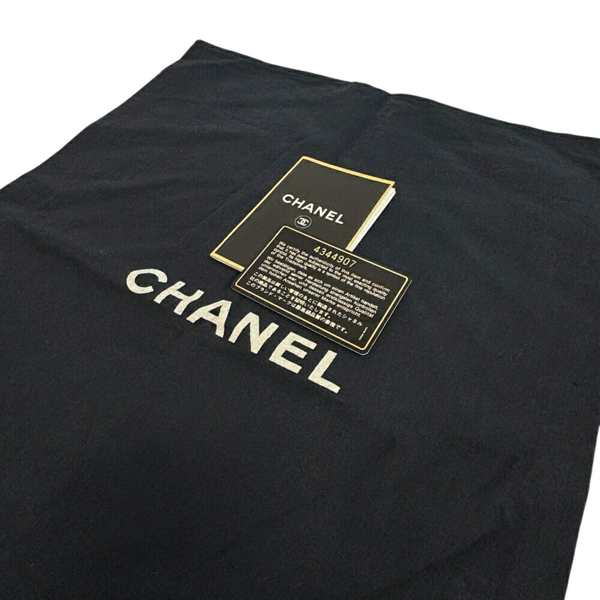 Chanel Black Leather Shoulder Bag (Pre-Owned)