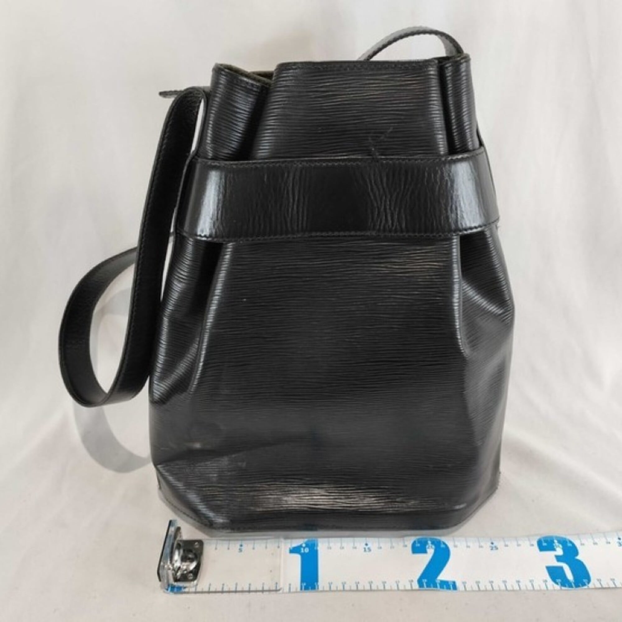 Louis Vuitton Black Noir Epi Leather Shoulder Bag (Pre-Owned)