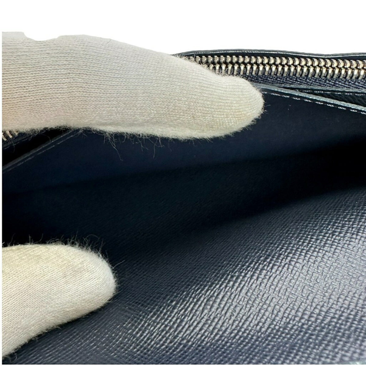 Louis Vuitton Noir Epi Leather Long Wallet (Bi-Fold) (Pre-Owned)
