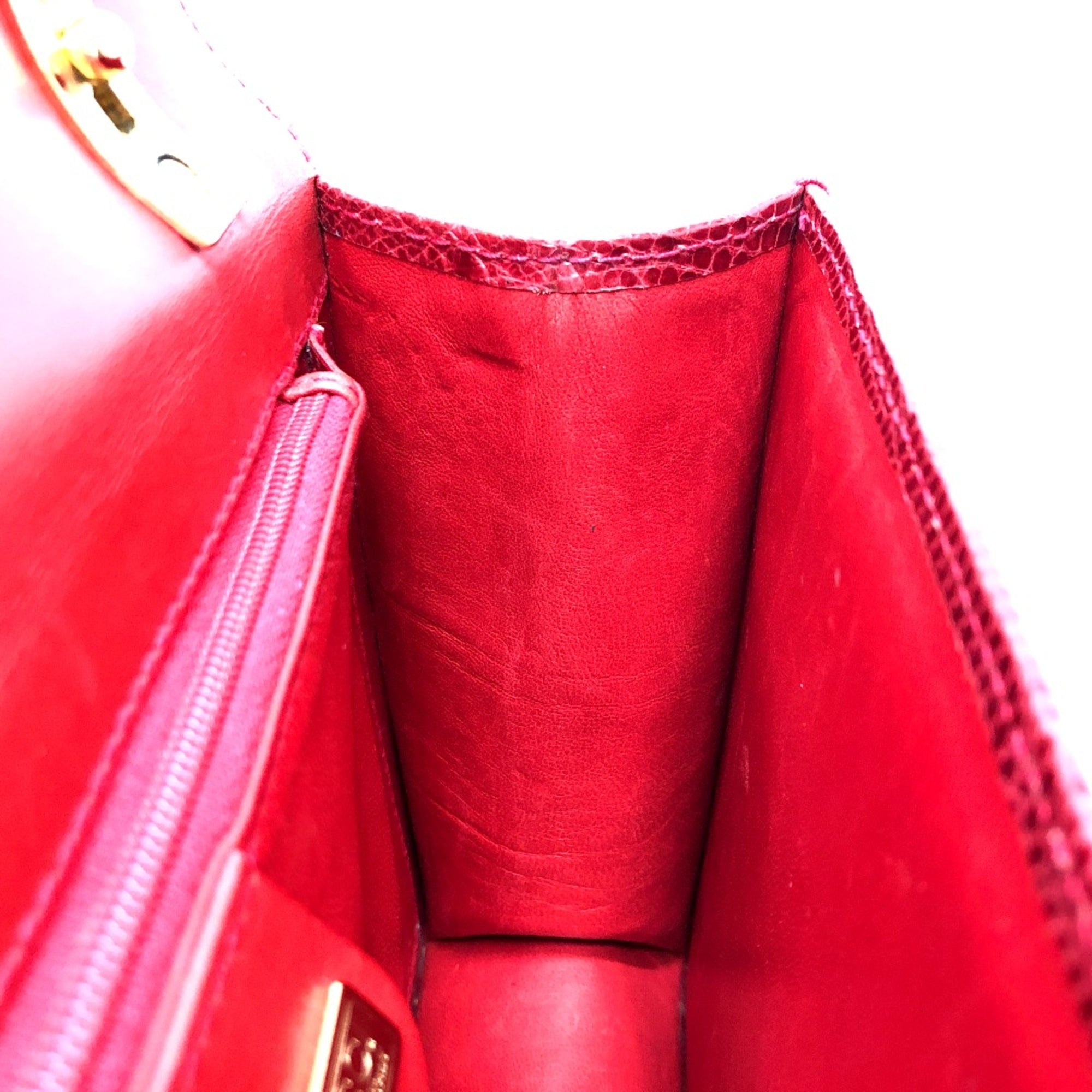 Gucci Red Other Shoulder Bag (Pre-Owned)