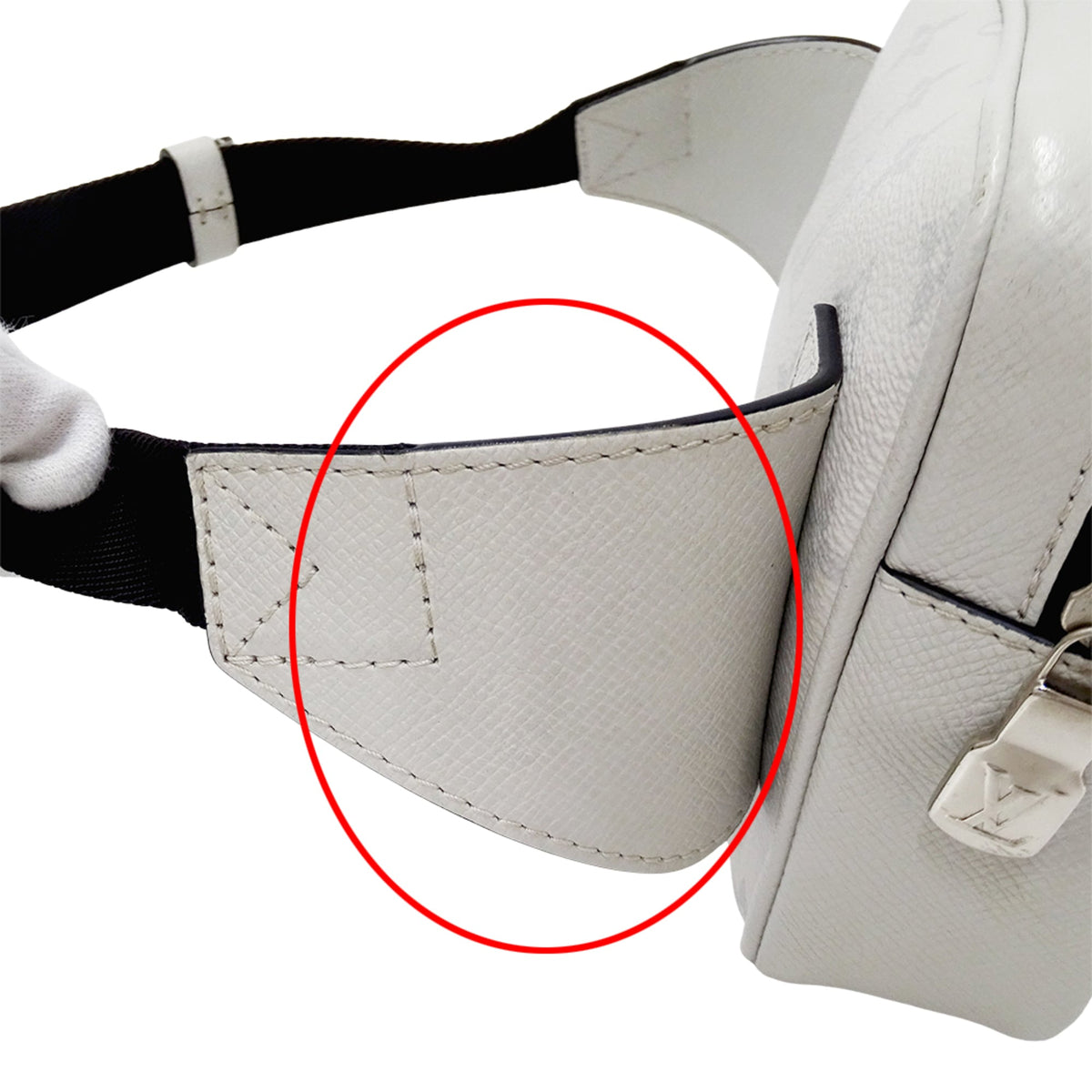Louis Vuitton White Taigarama Handbag Sling Bag (Pre-Owned)