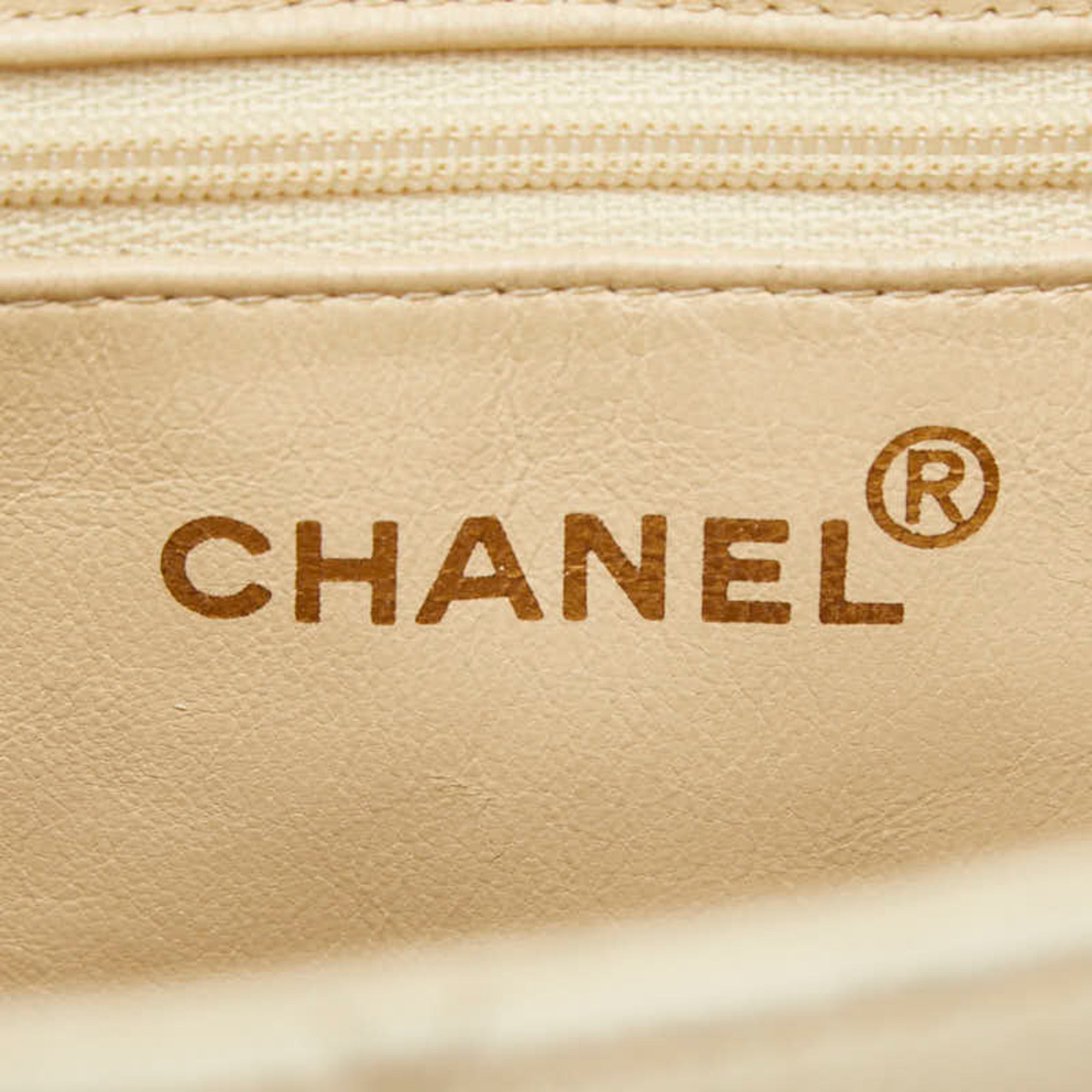 Chanel Ivory White Grained Calfskin Handbag Tote Bag (Pre-Owned)