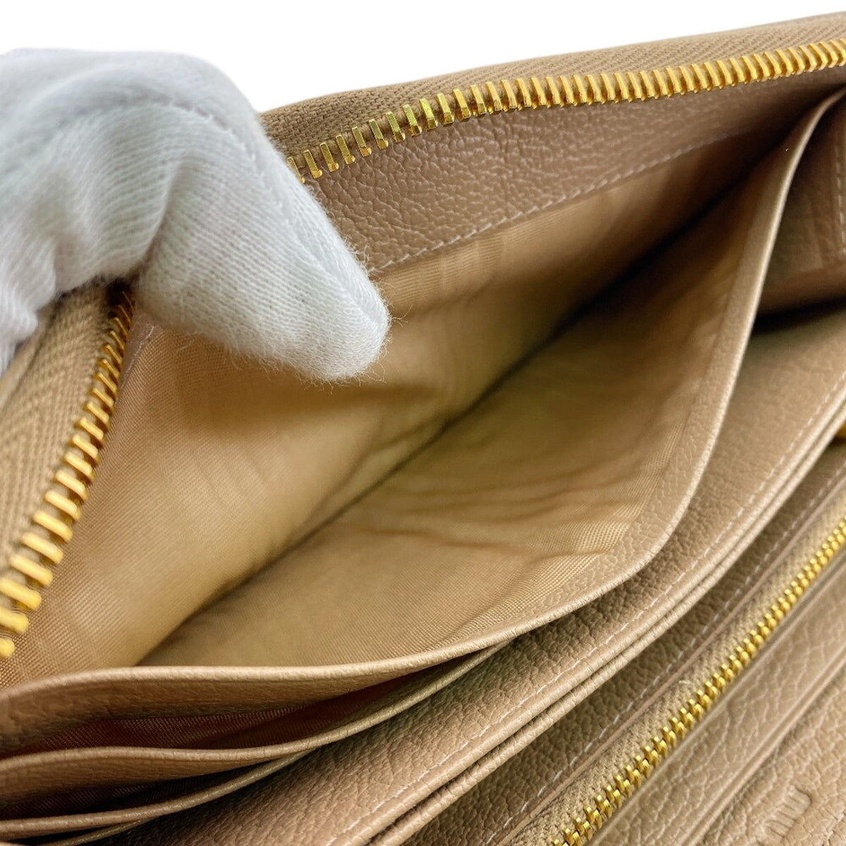 Miu Miu Beige Beige Gold Leather (Pre-Owned)