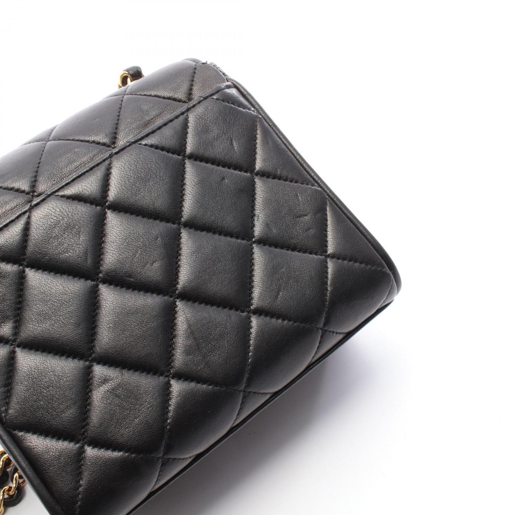 Chanel Black Leather Shoulder Bag (Pre-Owned)