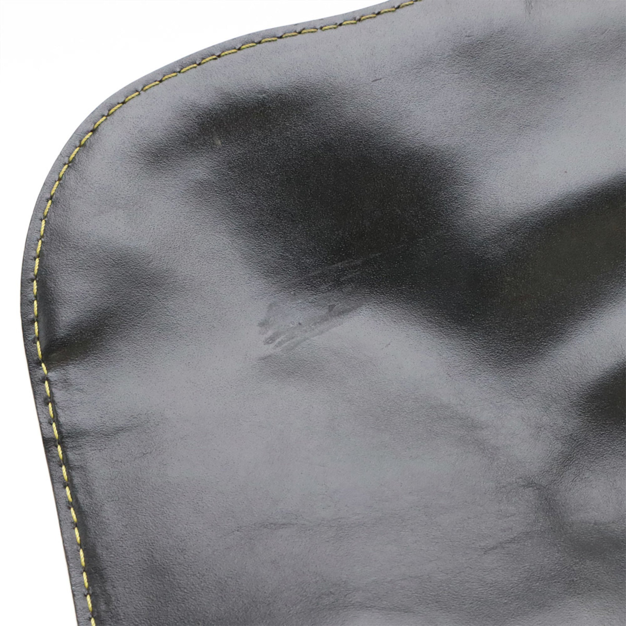 Louis Vuitton Suhali Black Noir Suhali Leather Shoulder Bag (Pre-Owned)