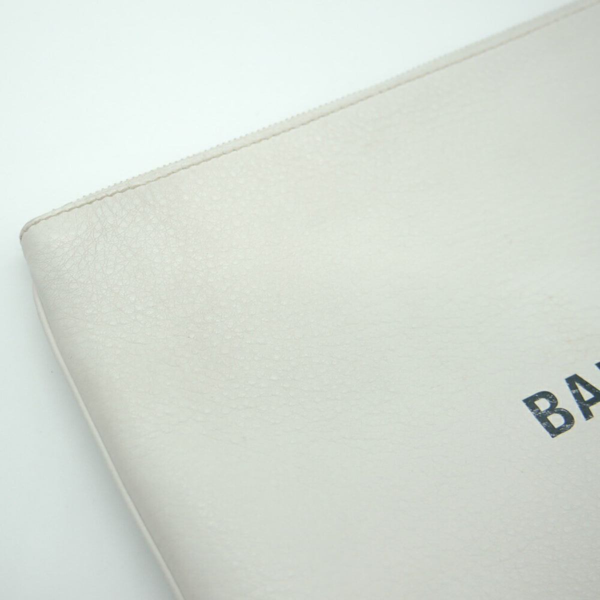 Balenciaga White Leather Clutch Bag (Pre-Owned)