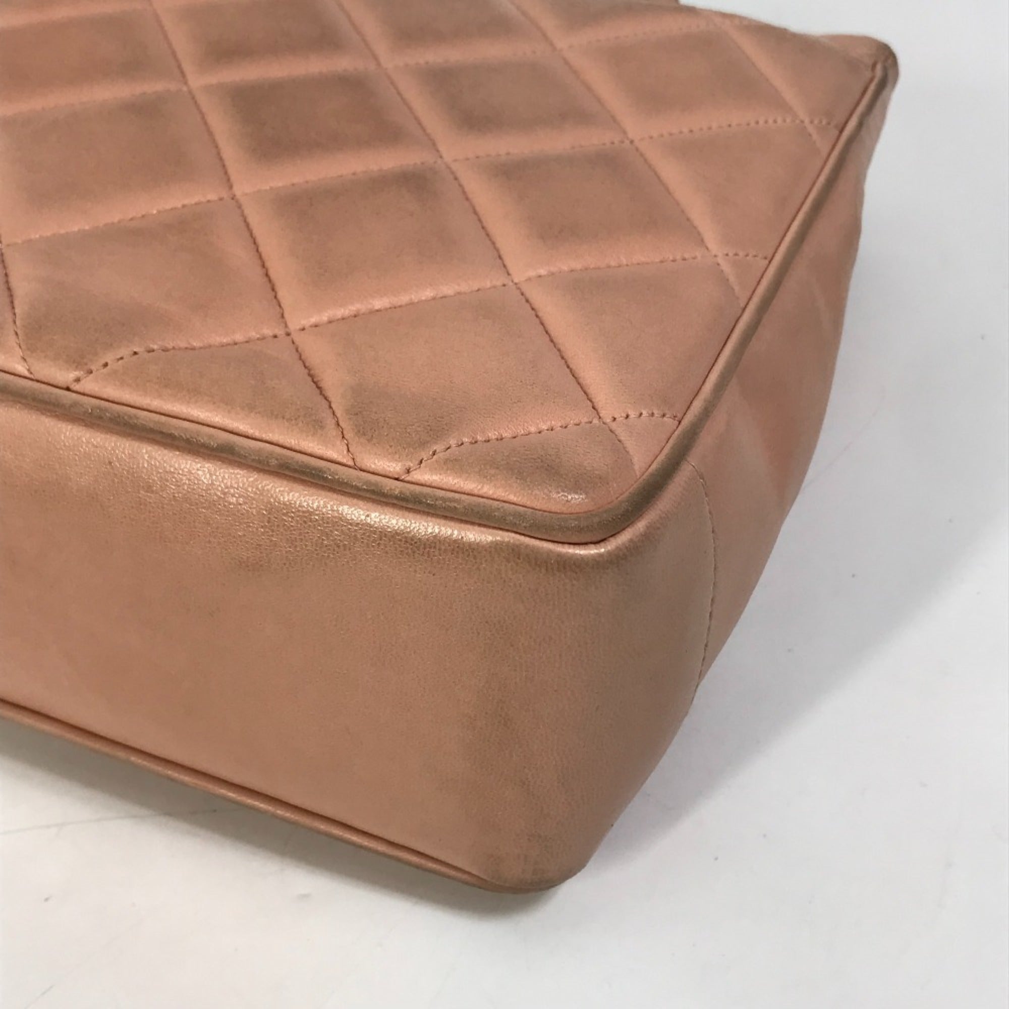 Chanel Pink Leather Shoulder Bag (Pre-Owned)