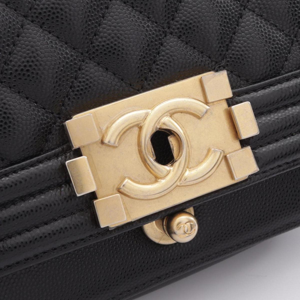 Chanel Black Grained Calfskin Handbag Shoulder Bag (Pre-Owned)