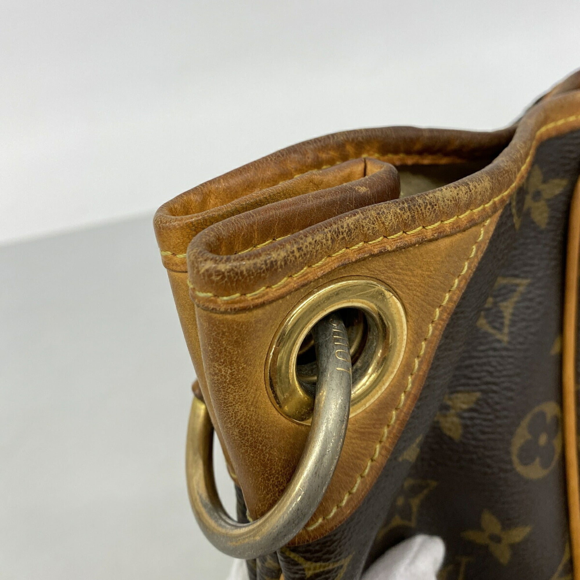 Louis Vuitton Brown Shoulder Bag (Pre-Owned)