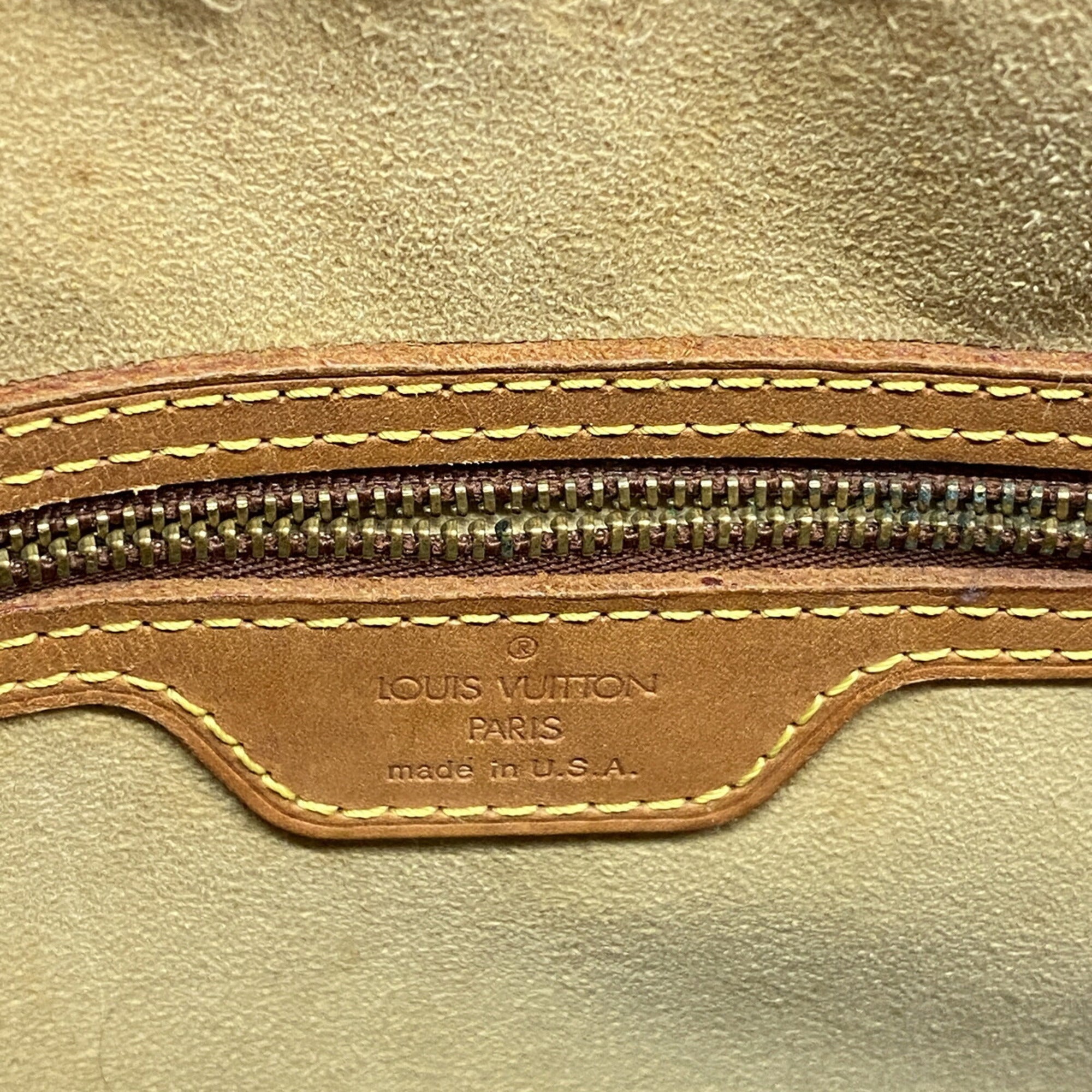 Louis Vuitton Brown Shoulder Bag (Pre-Owned)