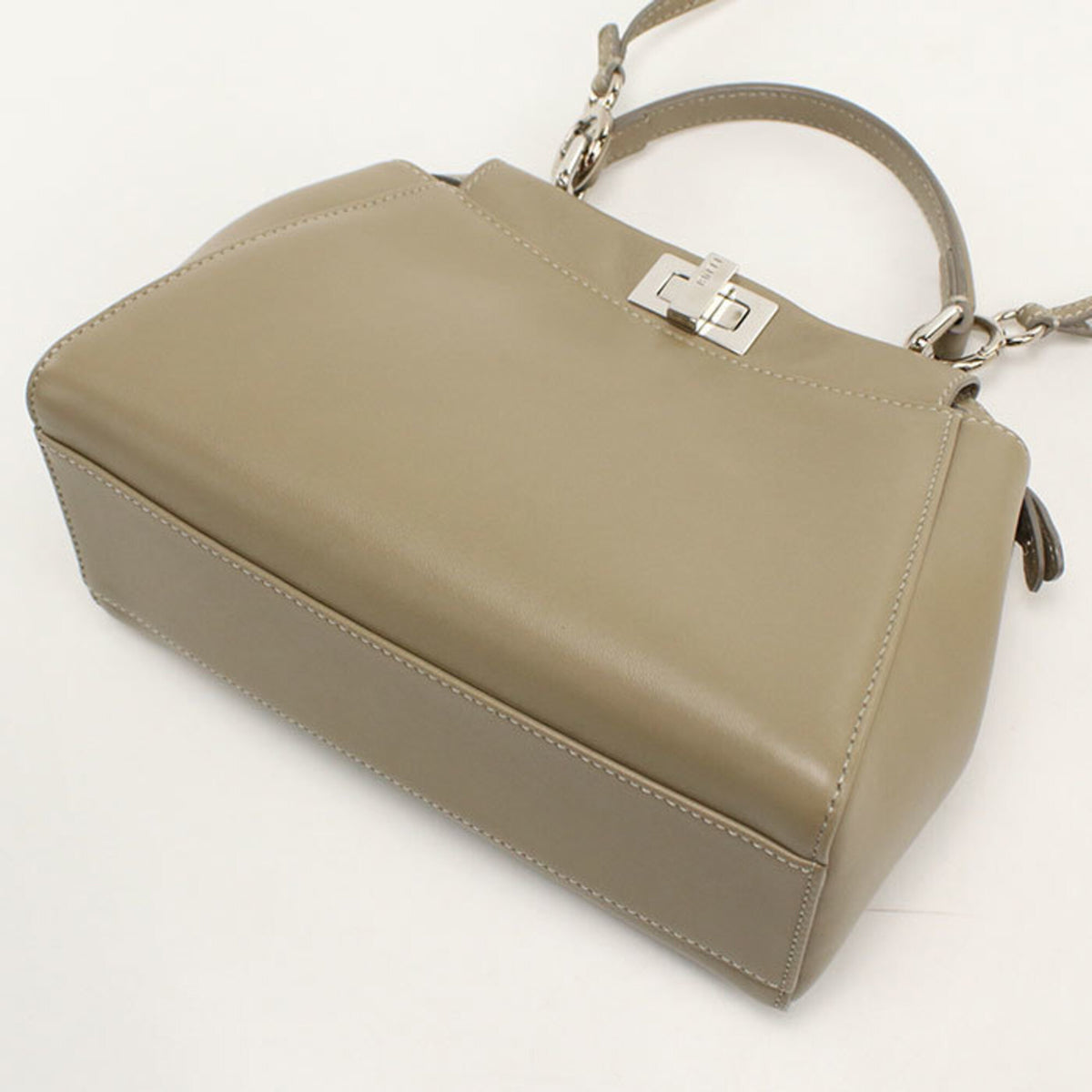 Fendi Beige Leather Handbag (Pre-Owned)