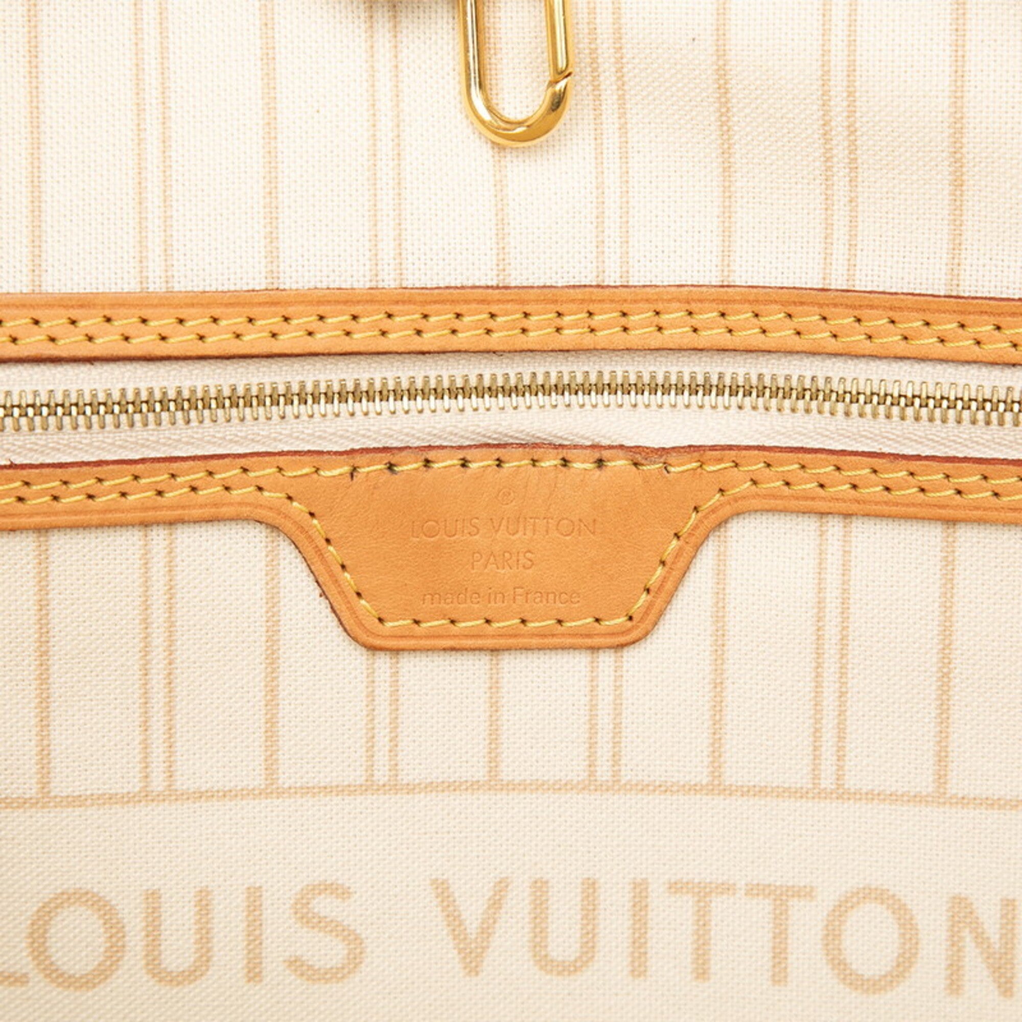 Louis Vuitton Ivory Pvc Leather Pouch Shoulder Bag Tote Bag (Pre-Owned)