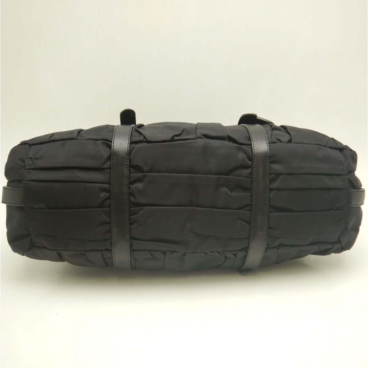 Prada Nero Nylon Handbag (Pre-Owned)