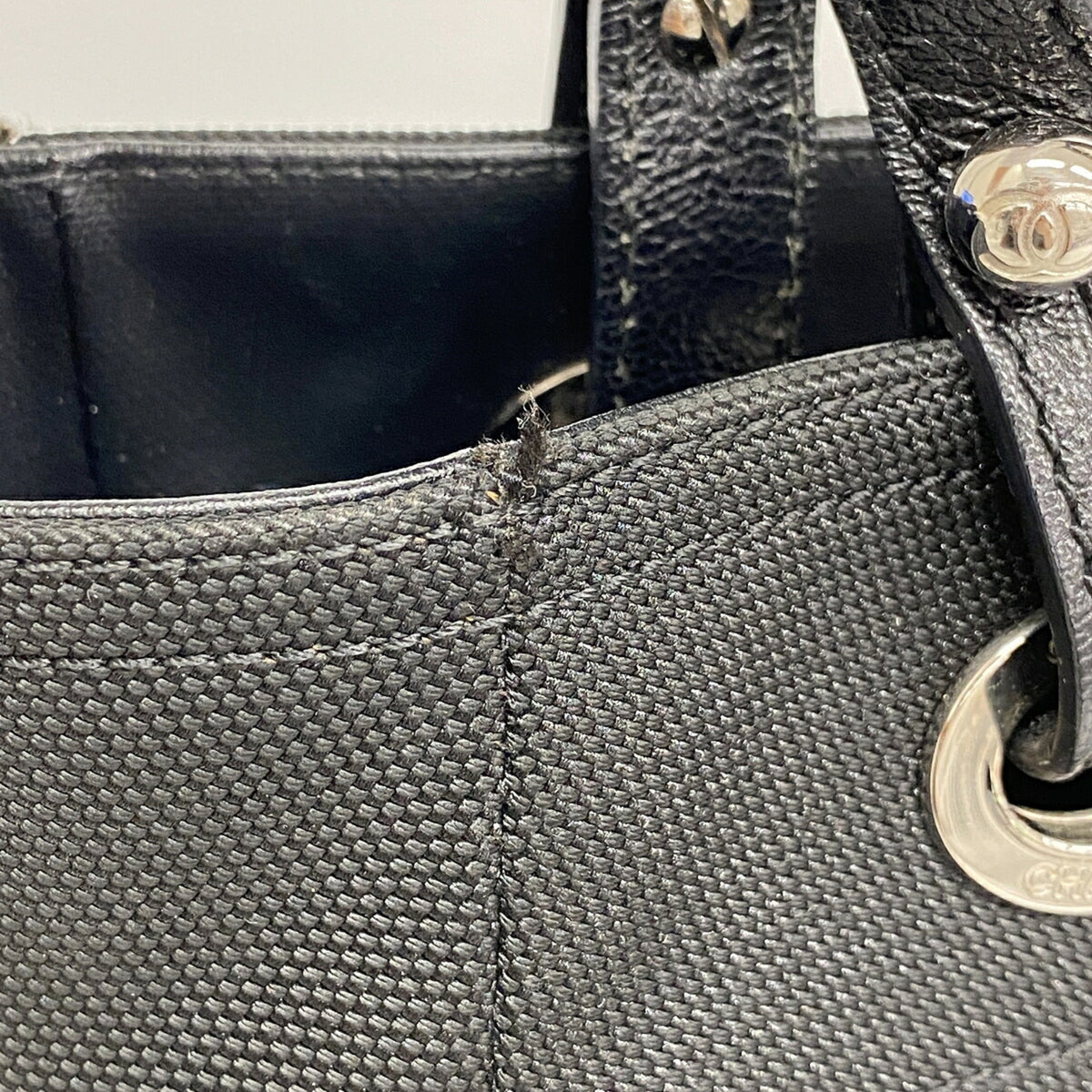 Chanel Black Leather Tote Bag (Pre-Owned)