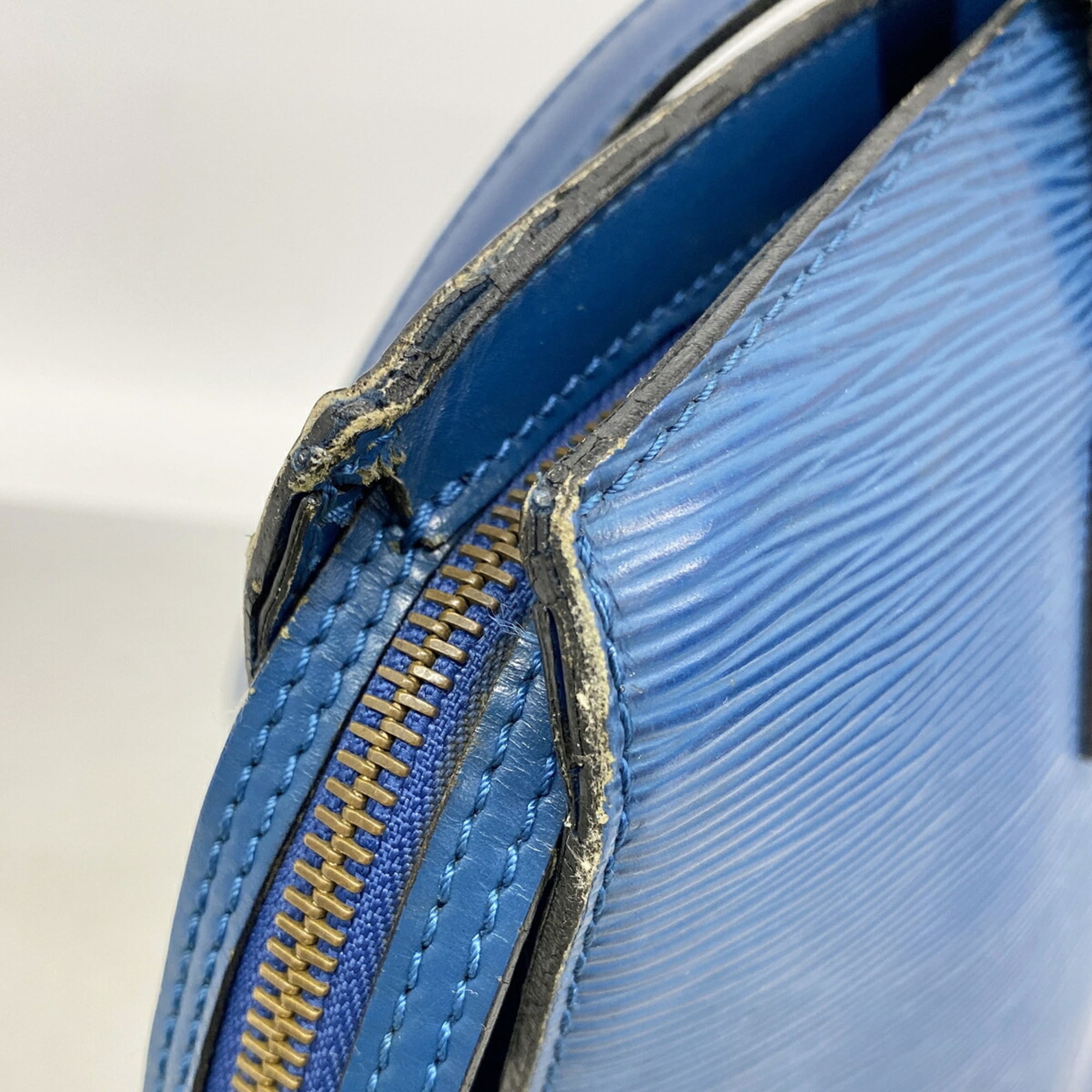 Louis Vuitton Toledo Blue Shoulder Bag (Pre-Owned)