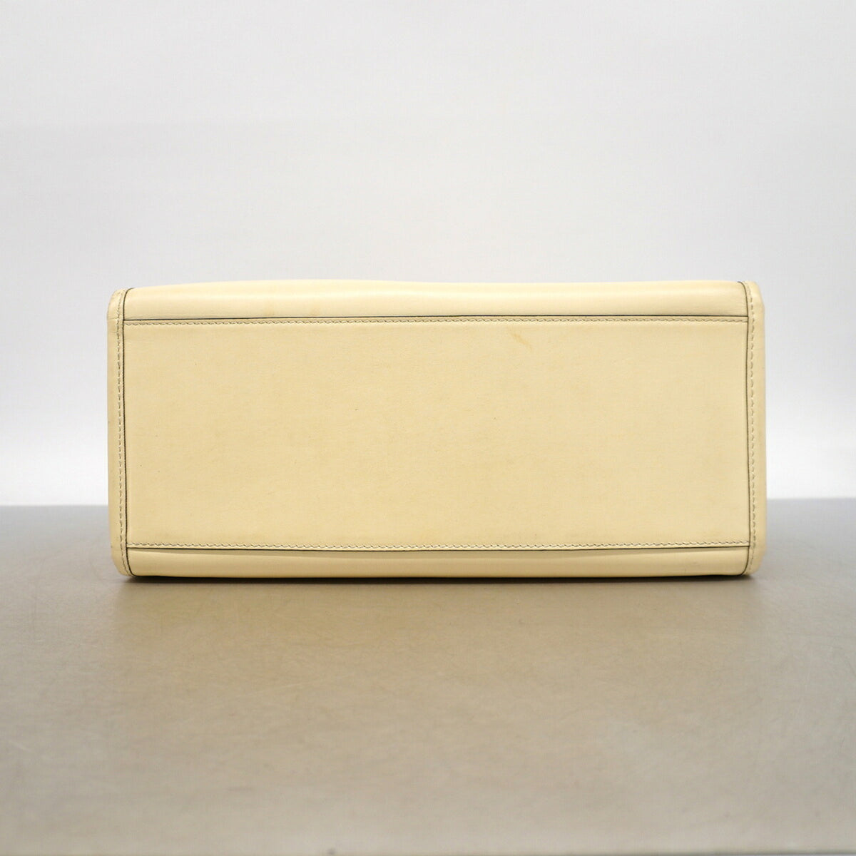 Fendi Ivory Leather Tote Bag (Pre-Owned)