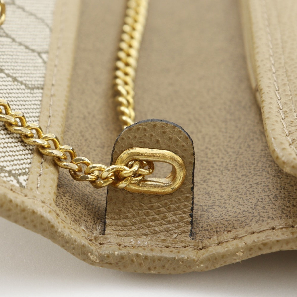 Christian Dior Beige Leather Shoulder Bag (Pre-Owned)