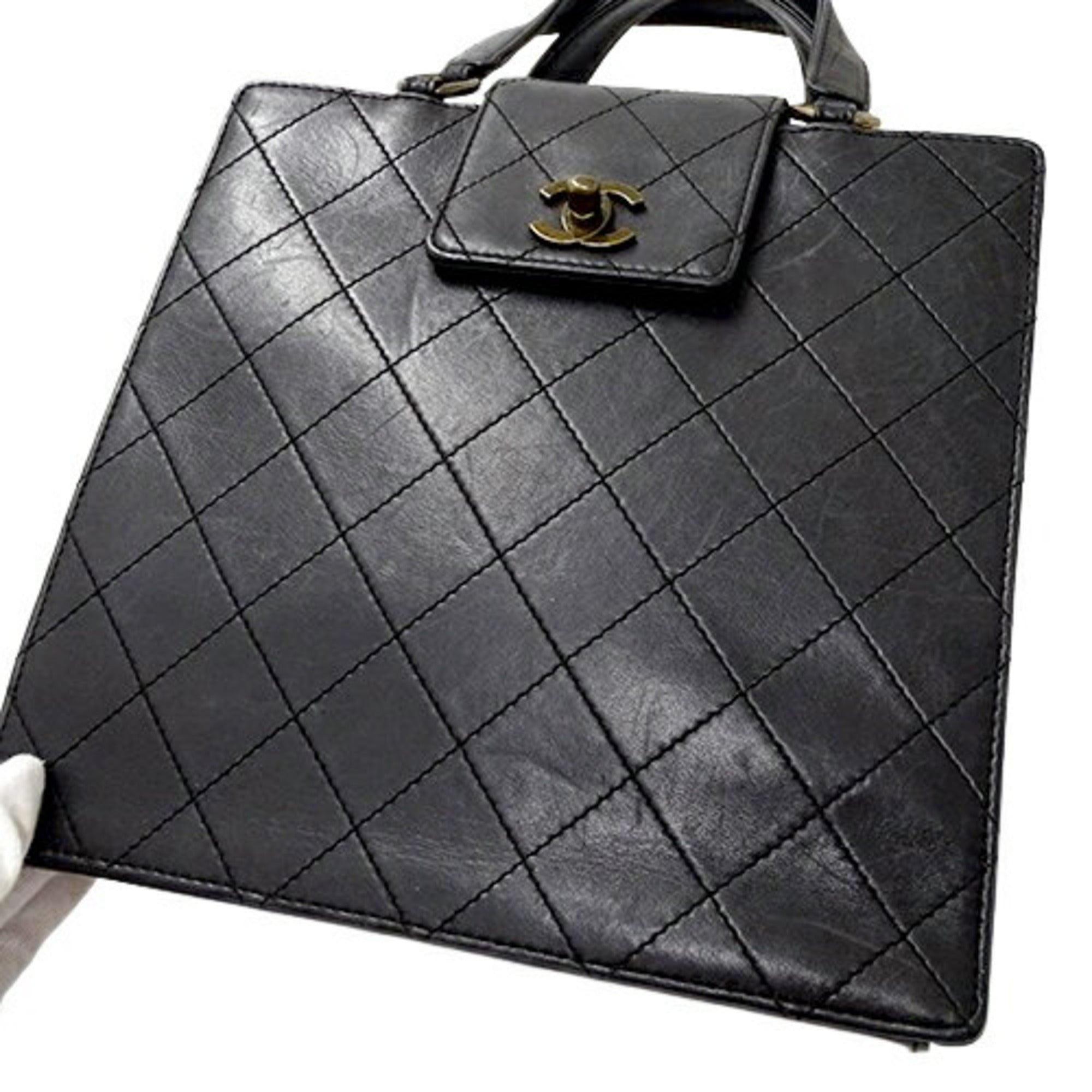 Chanel Black Leather Handbag (Pre-Owned)