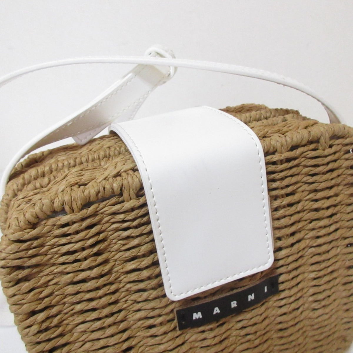 Marni Beige White Shoulder Bag (Pre-Owned)