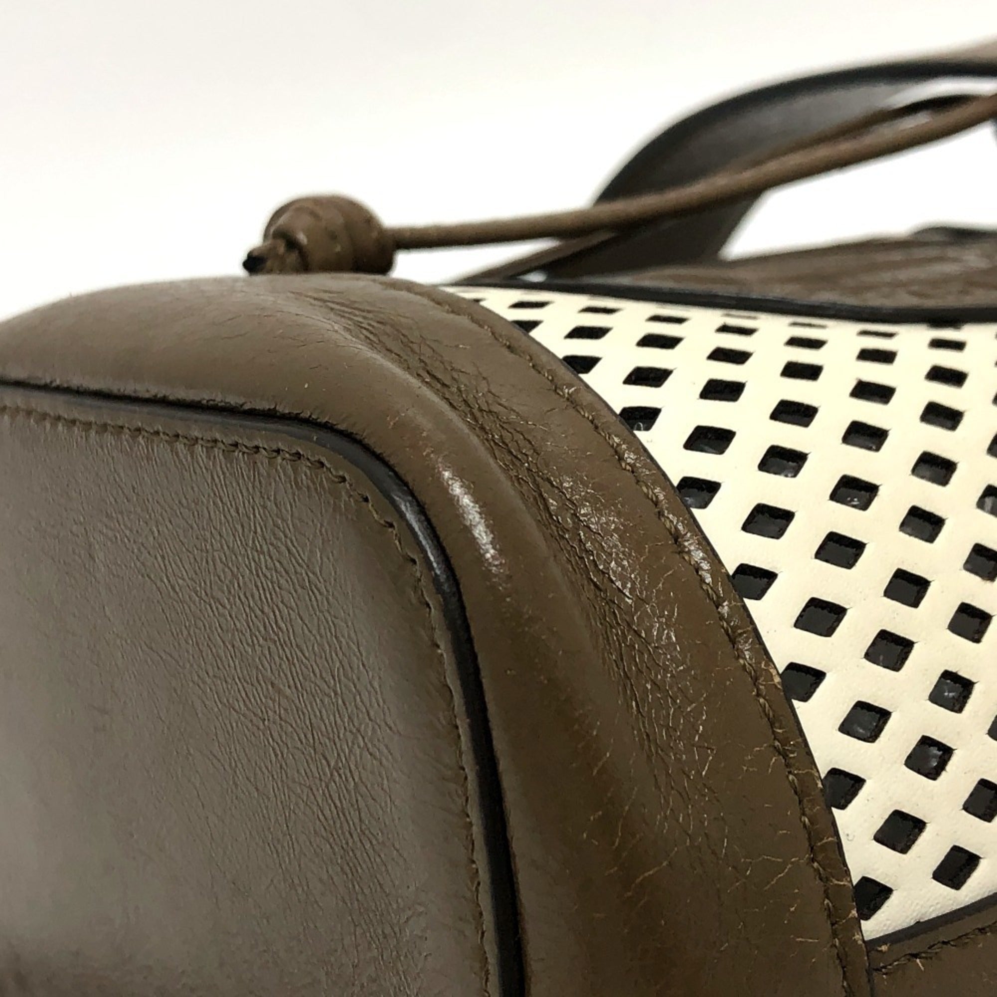 Fendi Brown White Leather Shoulder Bag (Pre-Owned)