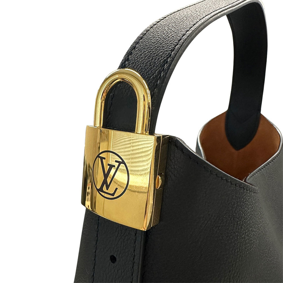 Louis Vuitton Noir Leather Handbag Shoulder Bag (Pre-Owned)