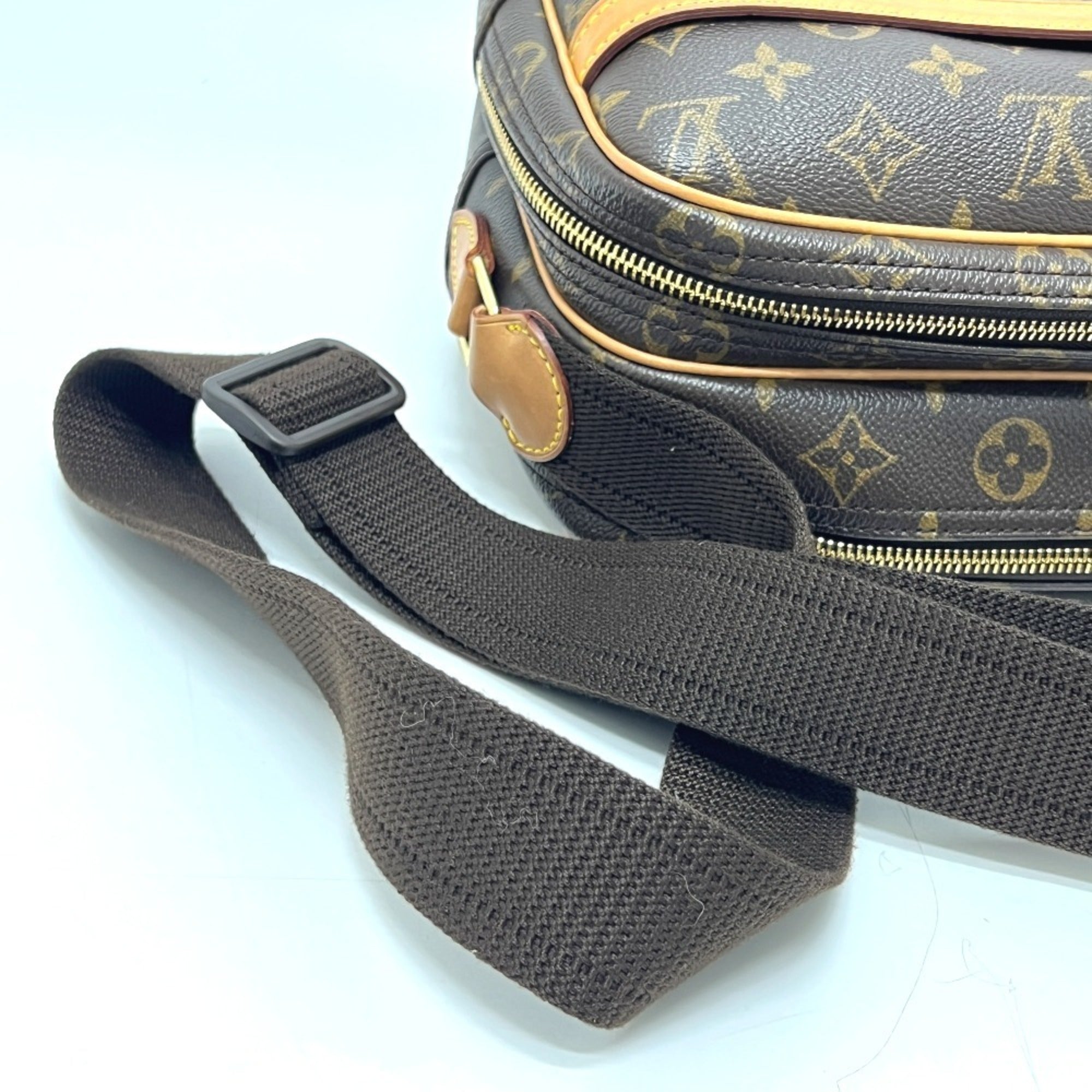 Louis Vuitton Brown Monogram Monogram Shoulder Bag (Pre-Owned)