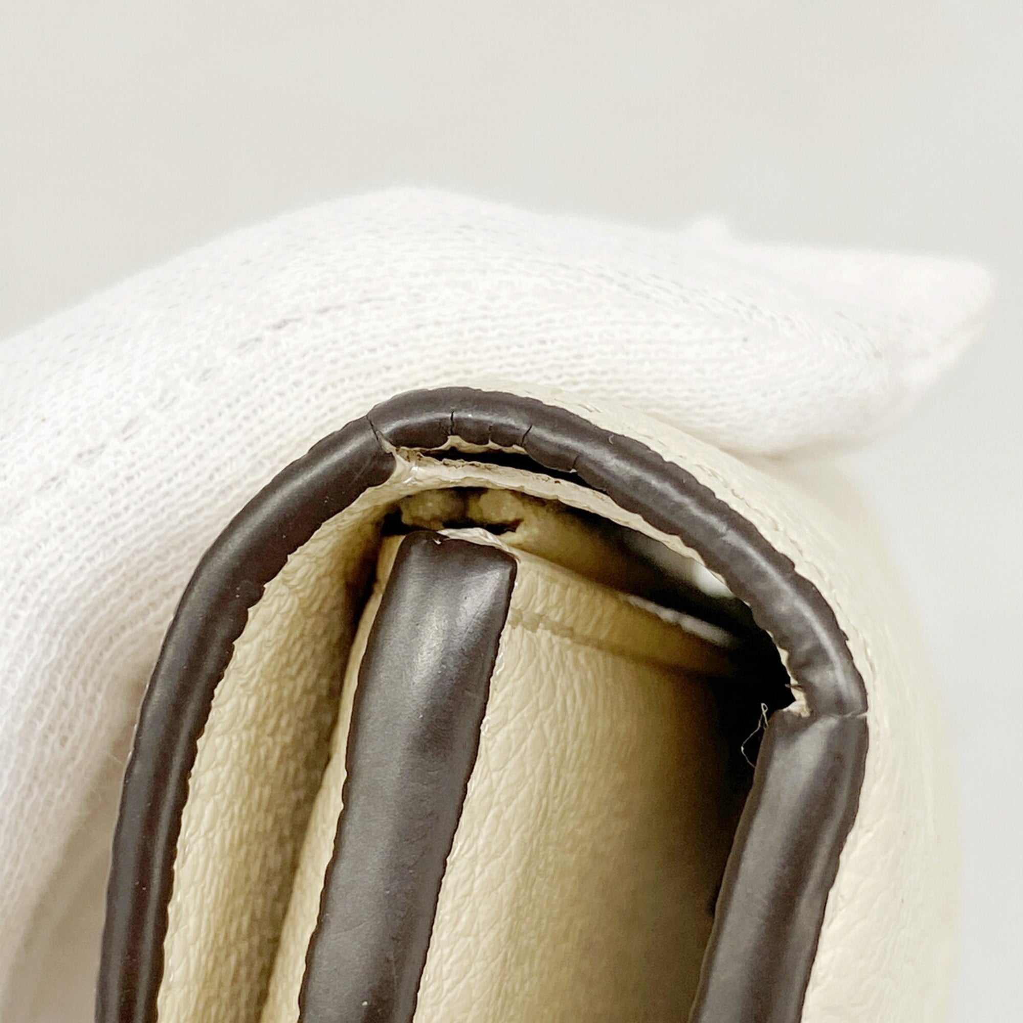 Louis Vuitton Cream Wallet (Tri-Fold) (Pre-Owned)