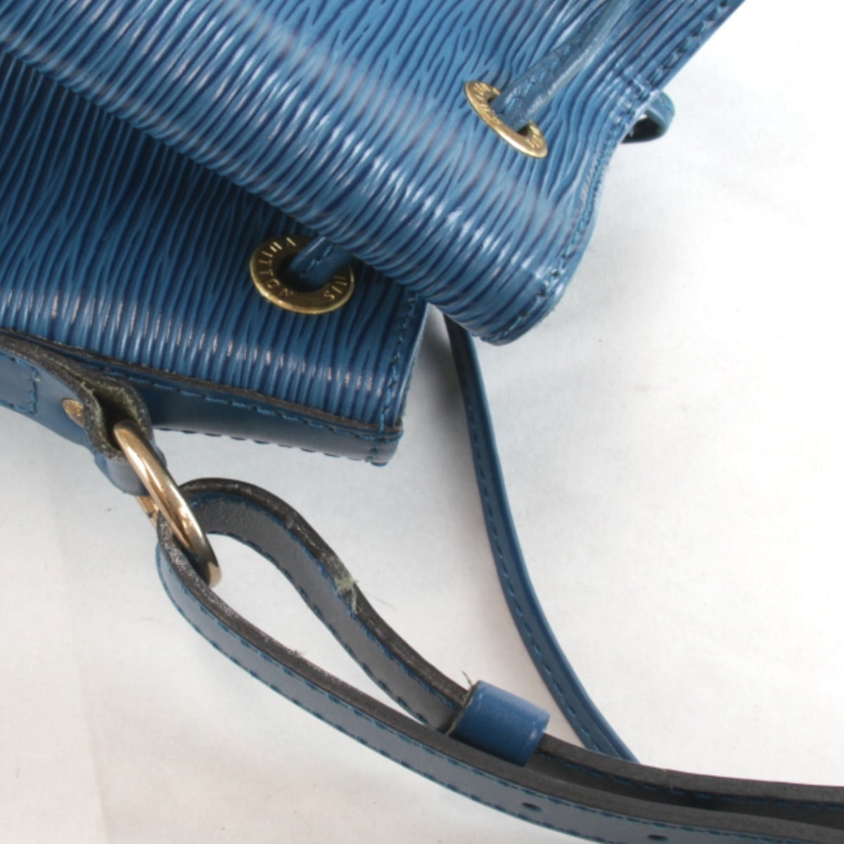 Louis Vuitton Blue Epi Leather Shoulder Bag (Pre-Owned)