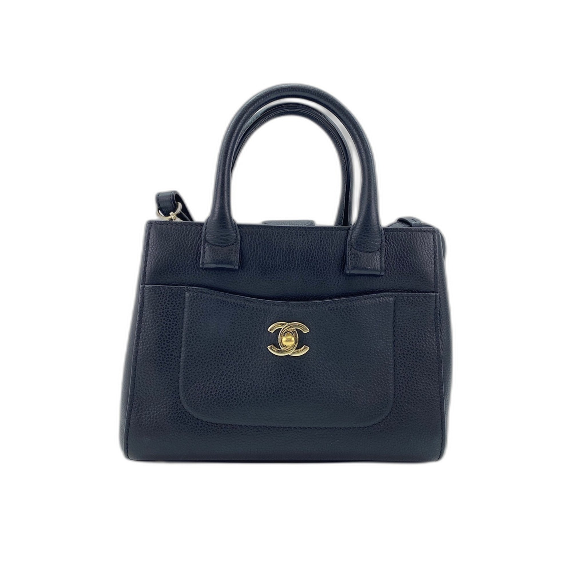 Chanel Black Handbag (Pre-Owned)