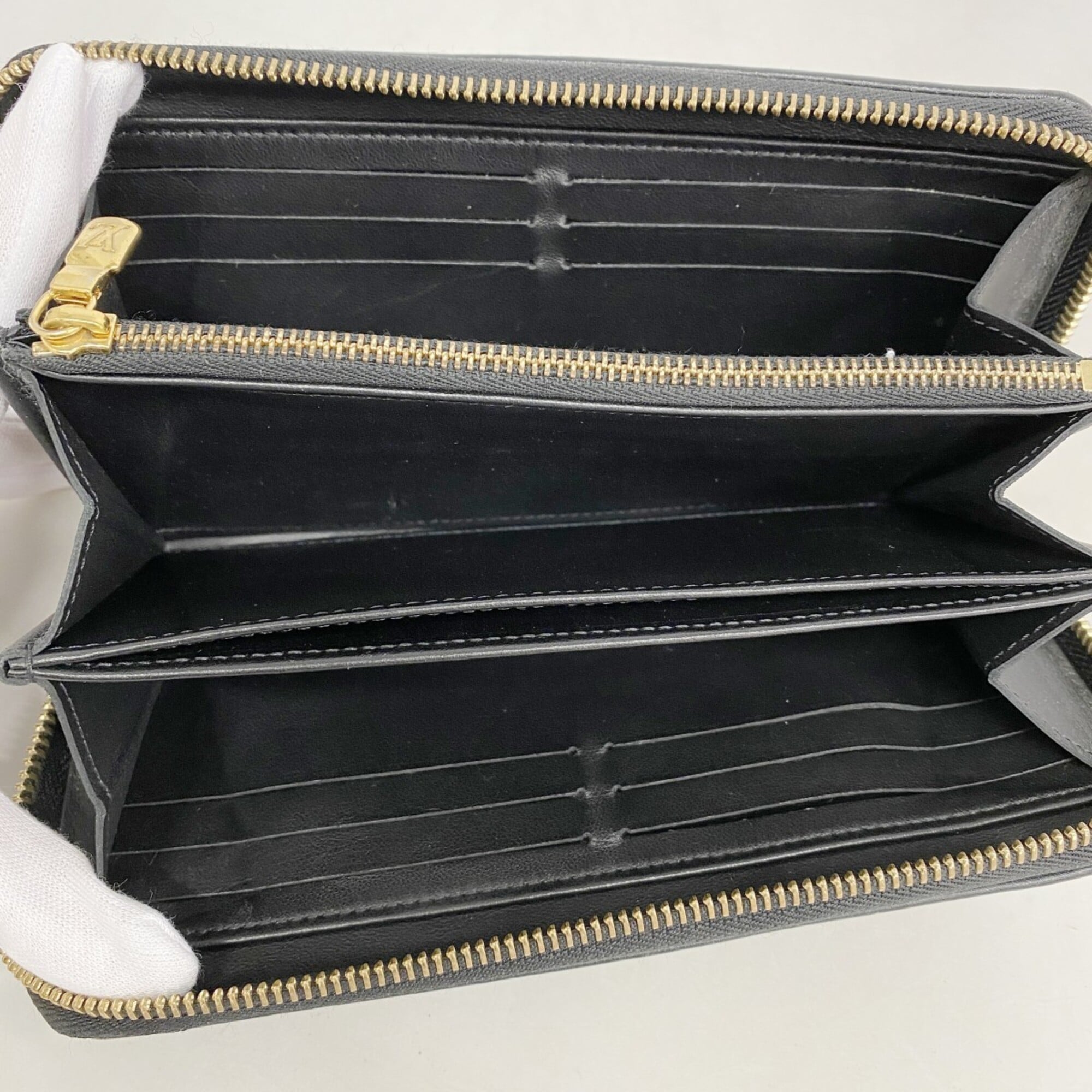 Louis Vuitton Noir Long Wallet (Bi-Fold) (Pre-Owned)