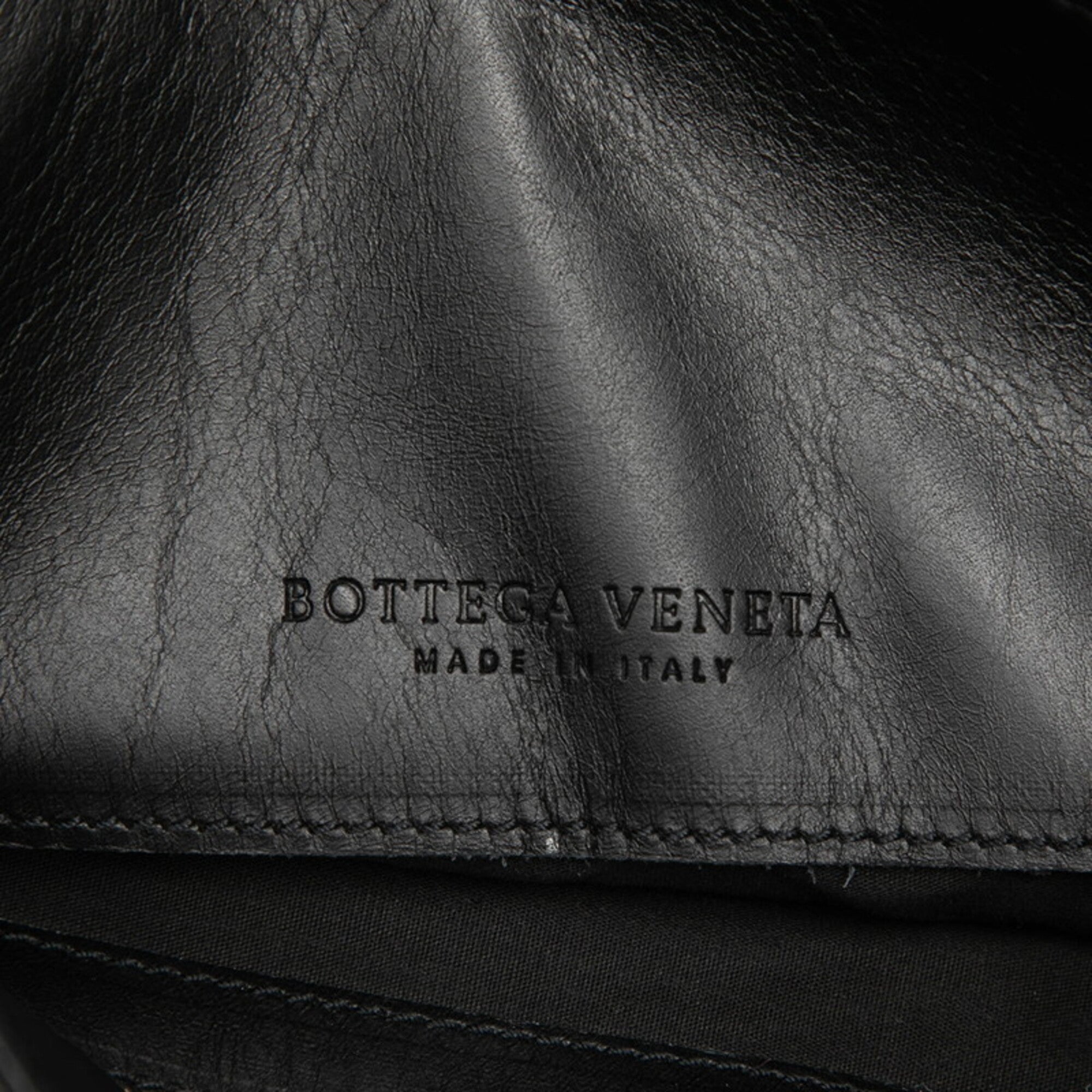 Bottega Veneta Black Leather Messenger Bag Shoulder Bag (Pre-Owned)