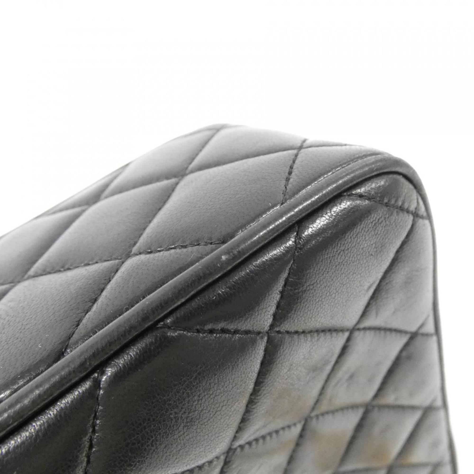 Chanel Black Leather Shoulder Bag (Pre-Owned)