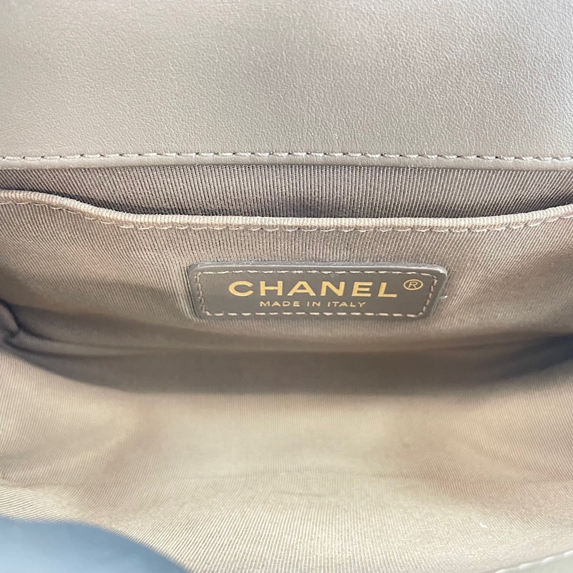 Chanel Boy Chanel Brown Leather Shoulder Bag (Pre-Owned)