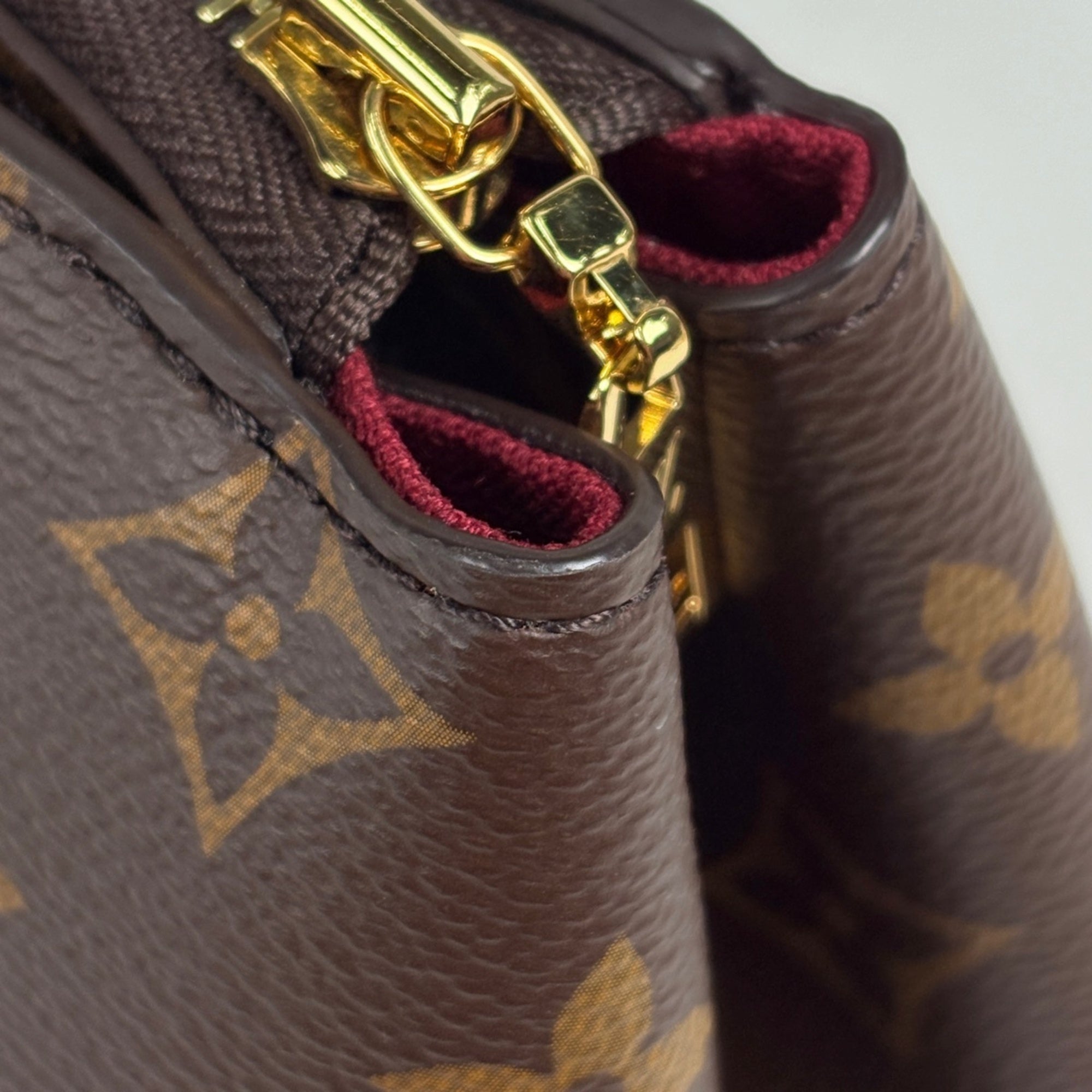 Louis Vuitton Brown Monogram Handbag (Pre-Owned)