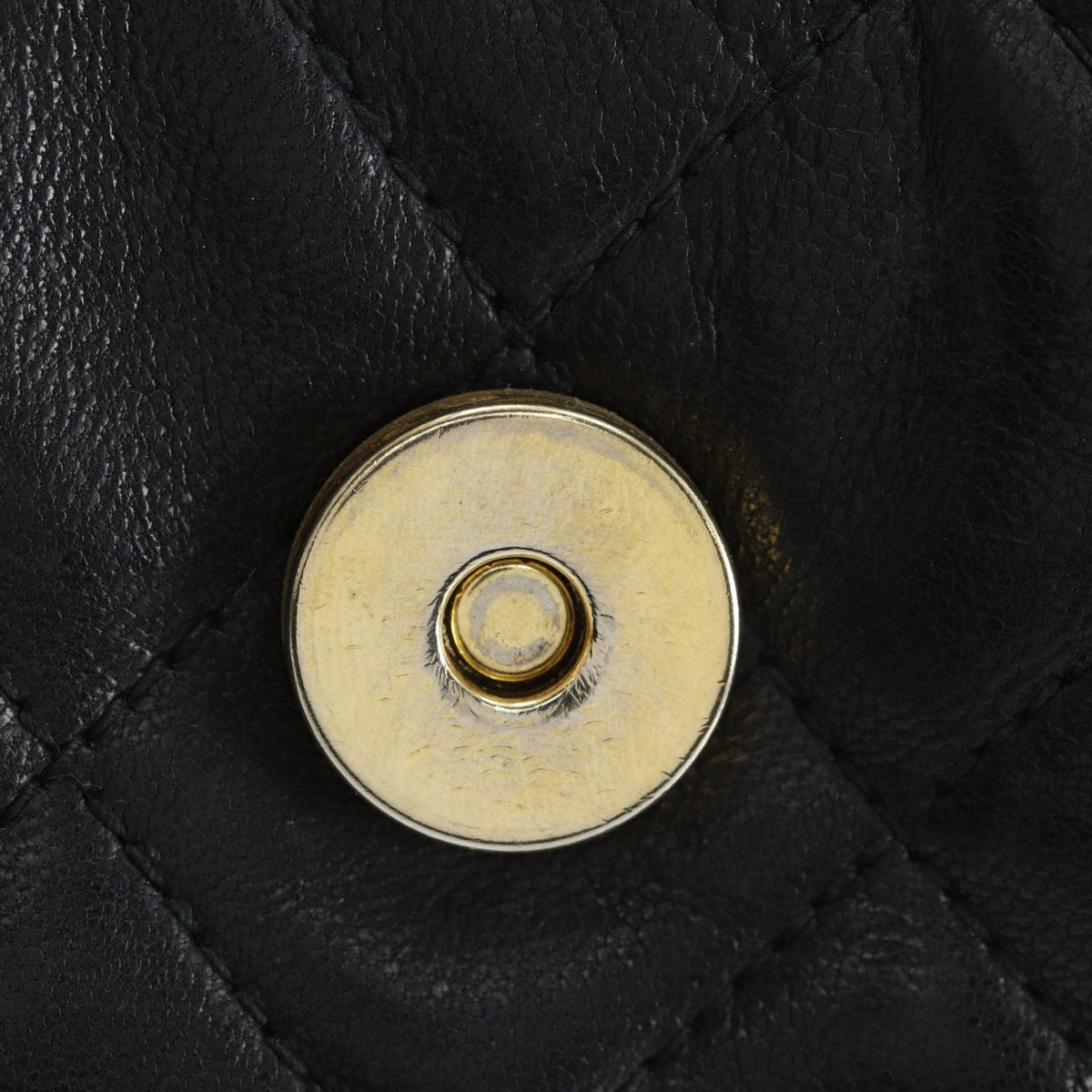 Chanel Matelasse Black Leather Shoulder Bag (Pre-Owned)