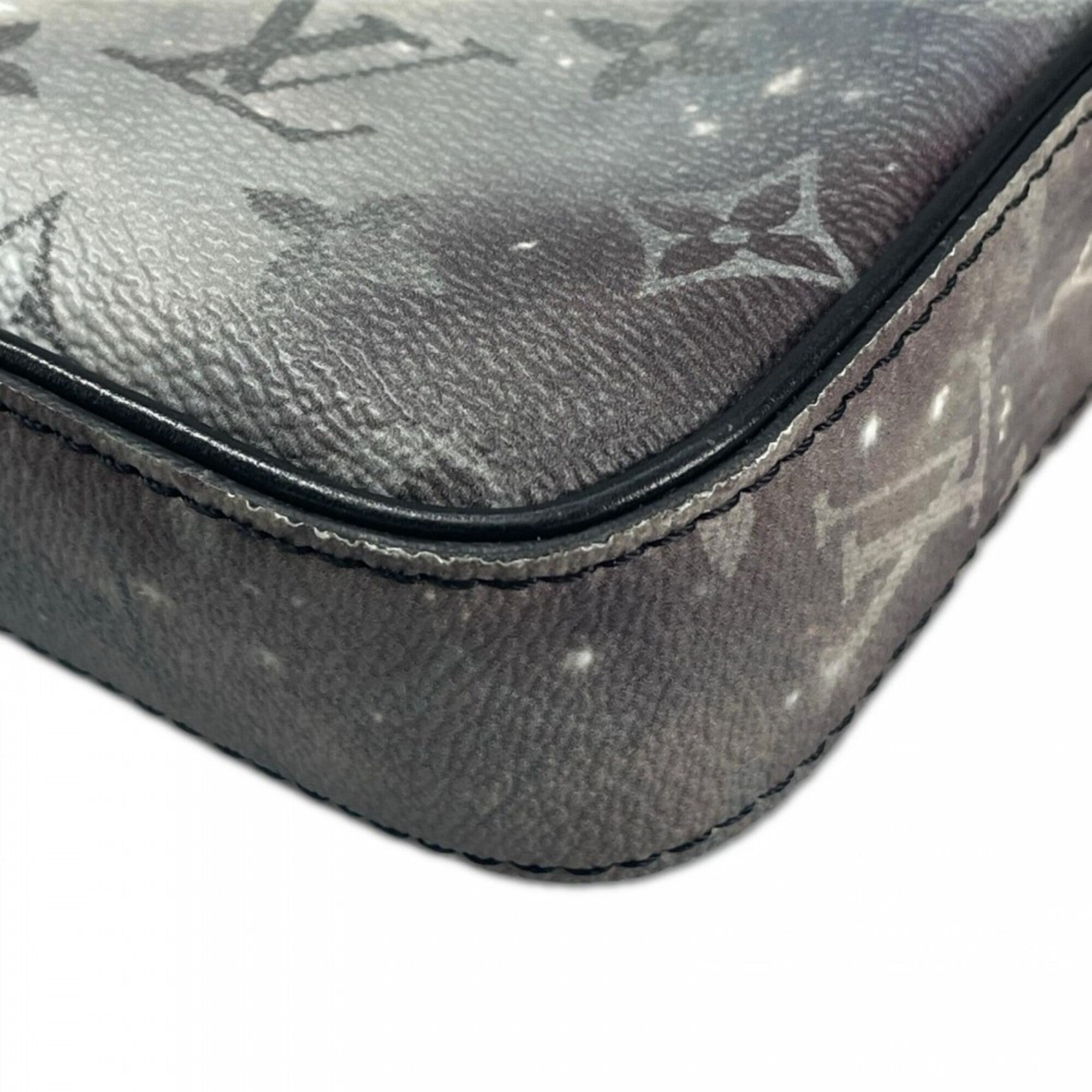 Louis Vuitton Multi-Color Leather Messenger Bag (Pre-Owned)