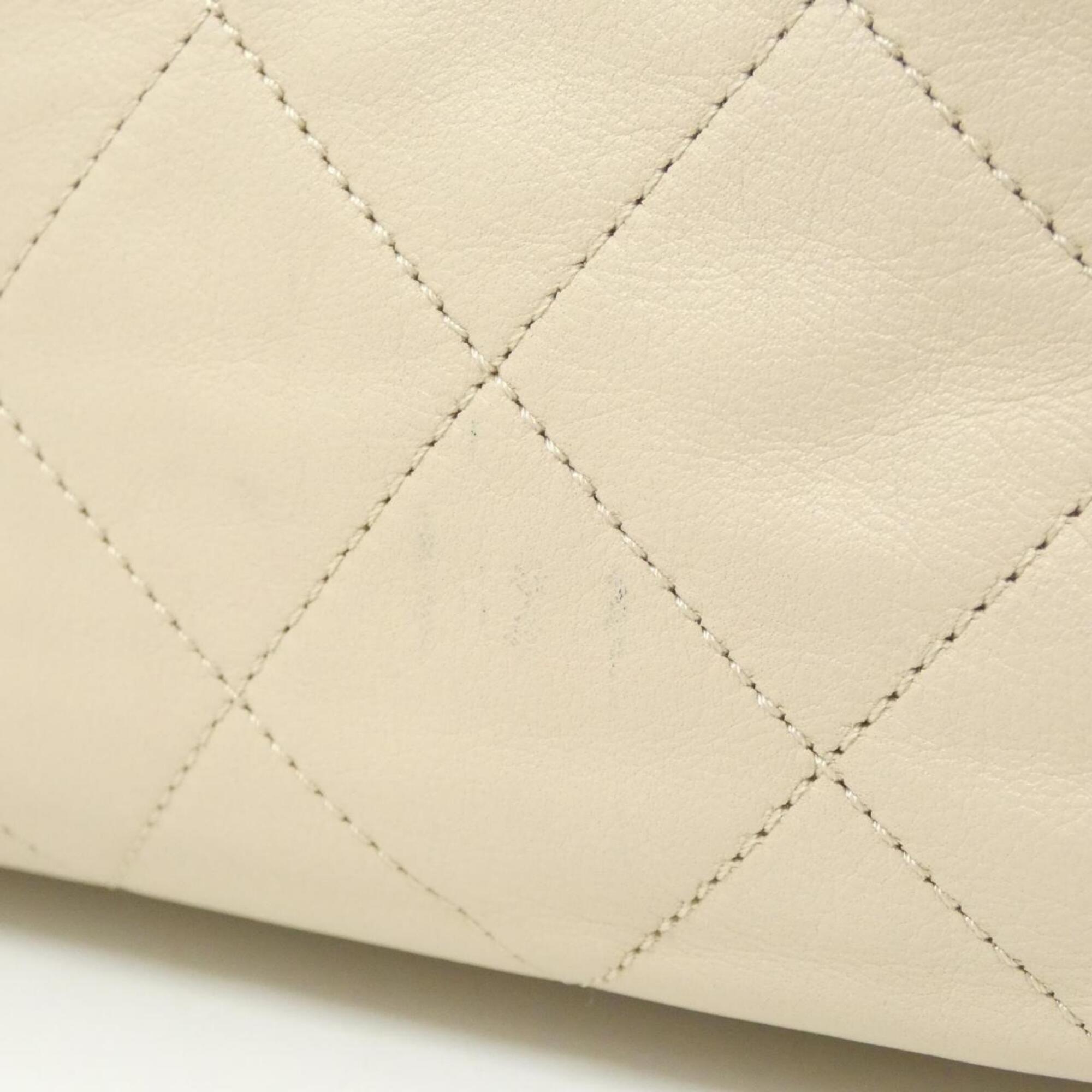 Chanel Beige Leather Handbag (Pre-Owned)
