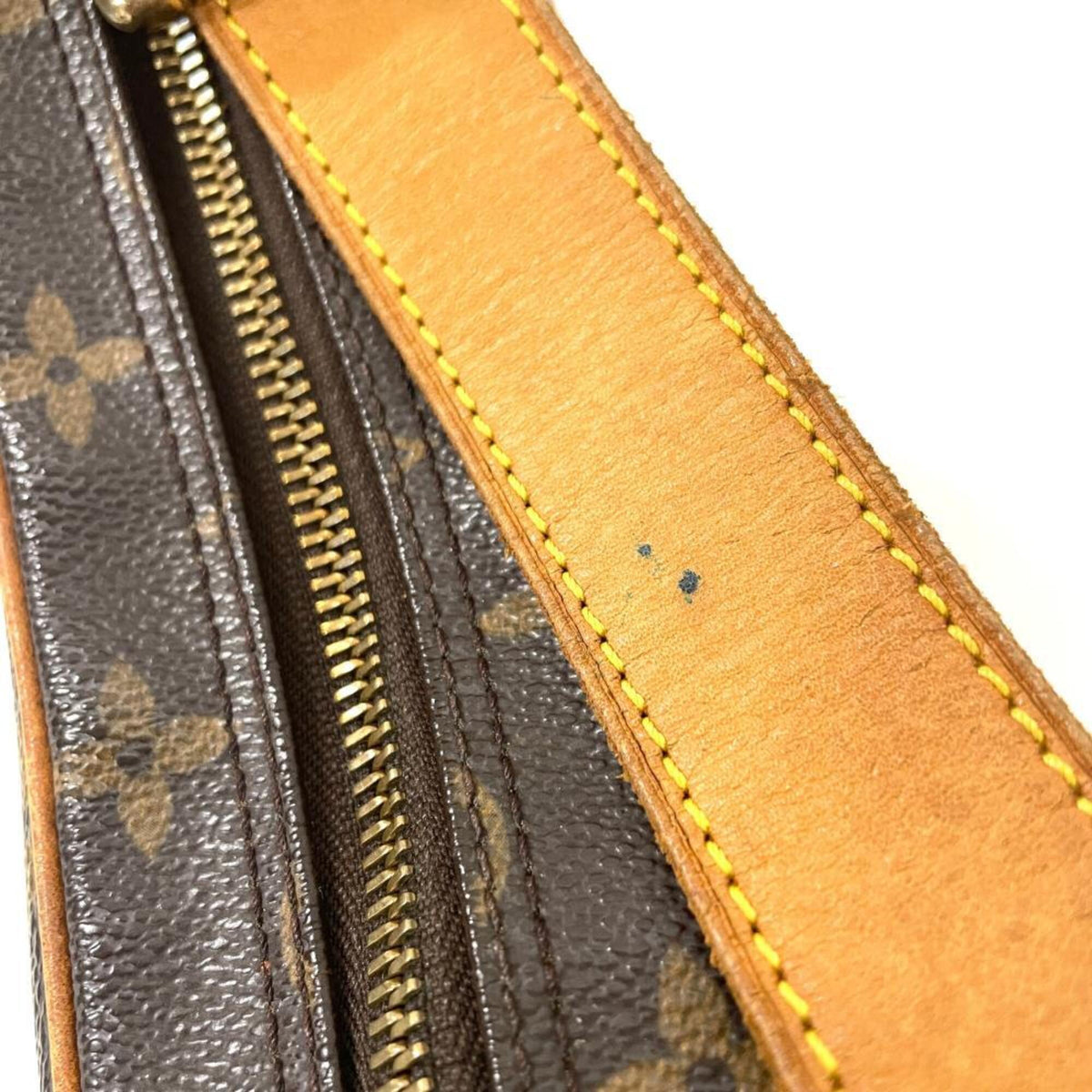 Louis Vuitton Brown Monogram Canvas Shoulder Bag (Pre-Owned)