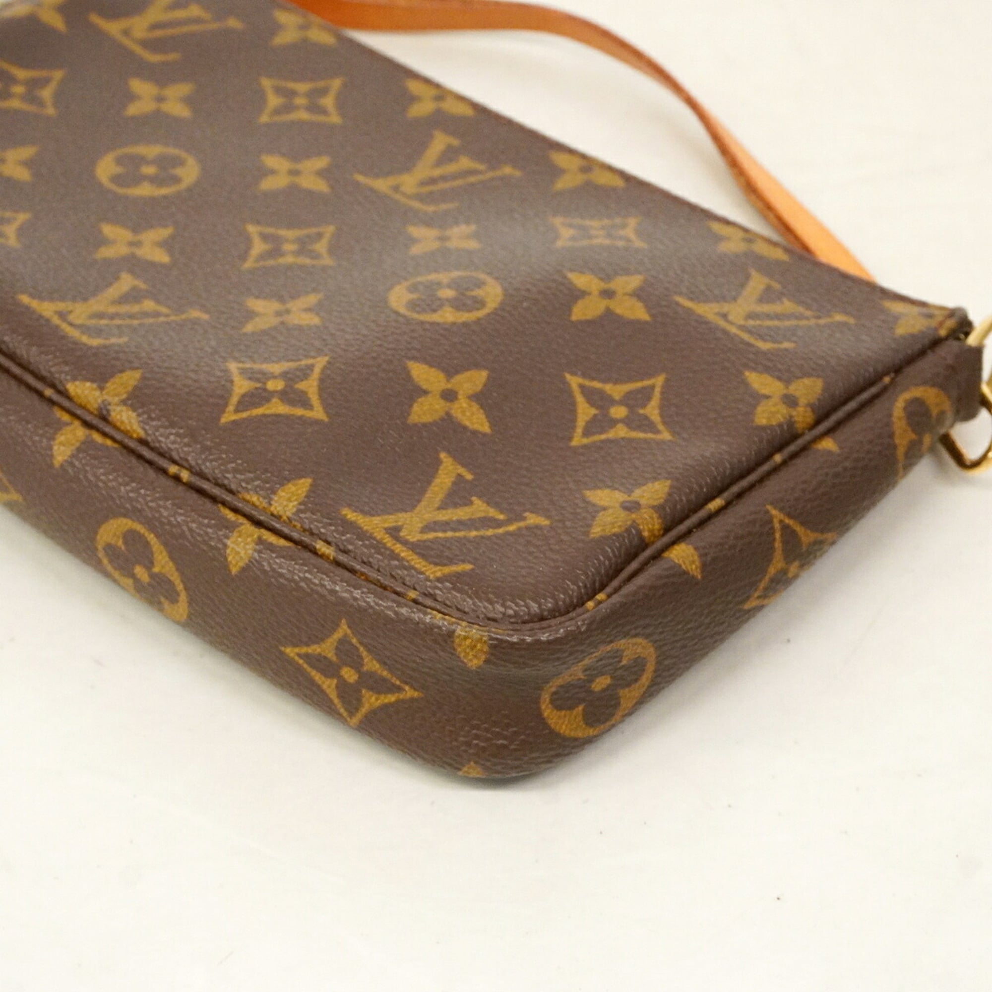 Louis Vuitton Brown Pouch (Pre-Owned)