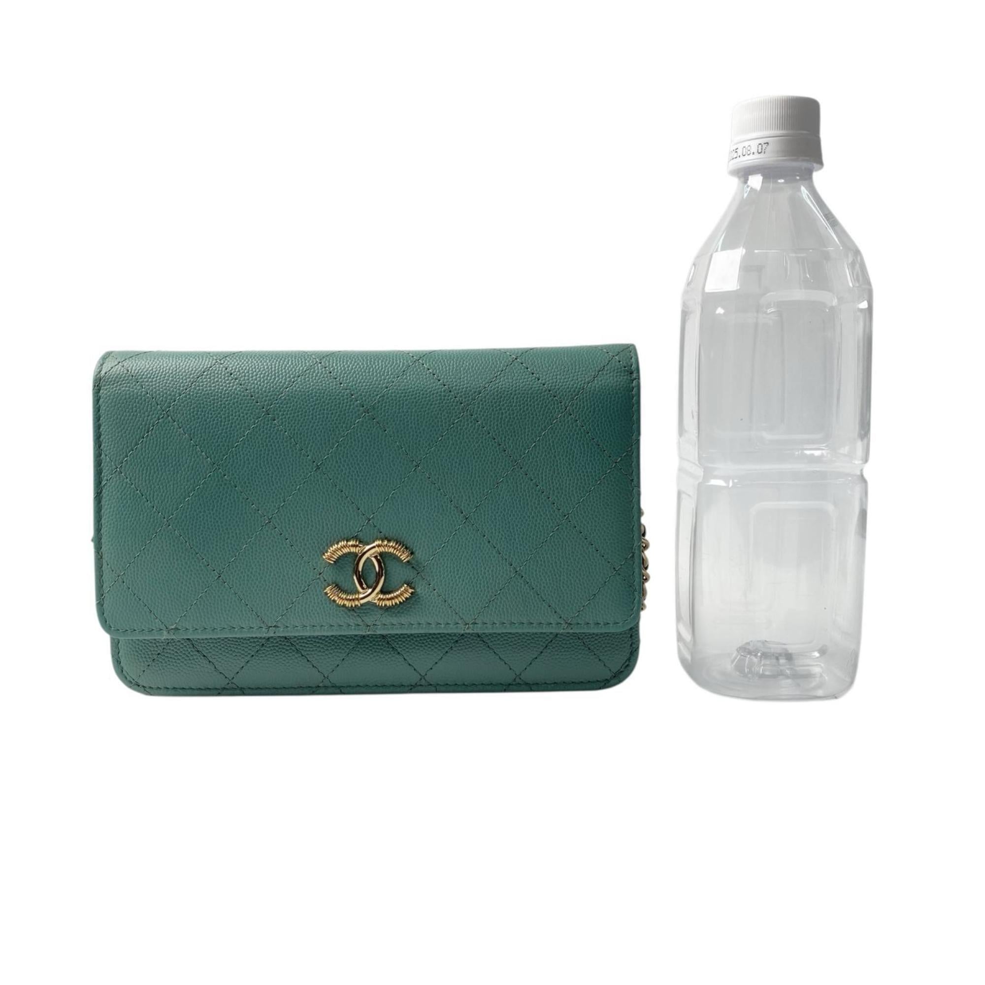 Chanel Green Grained Calfskin Shoulder Bag (Pre-Owned)
