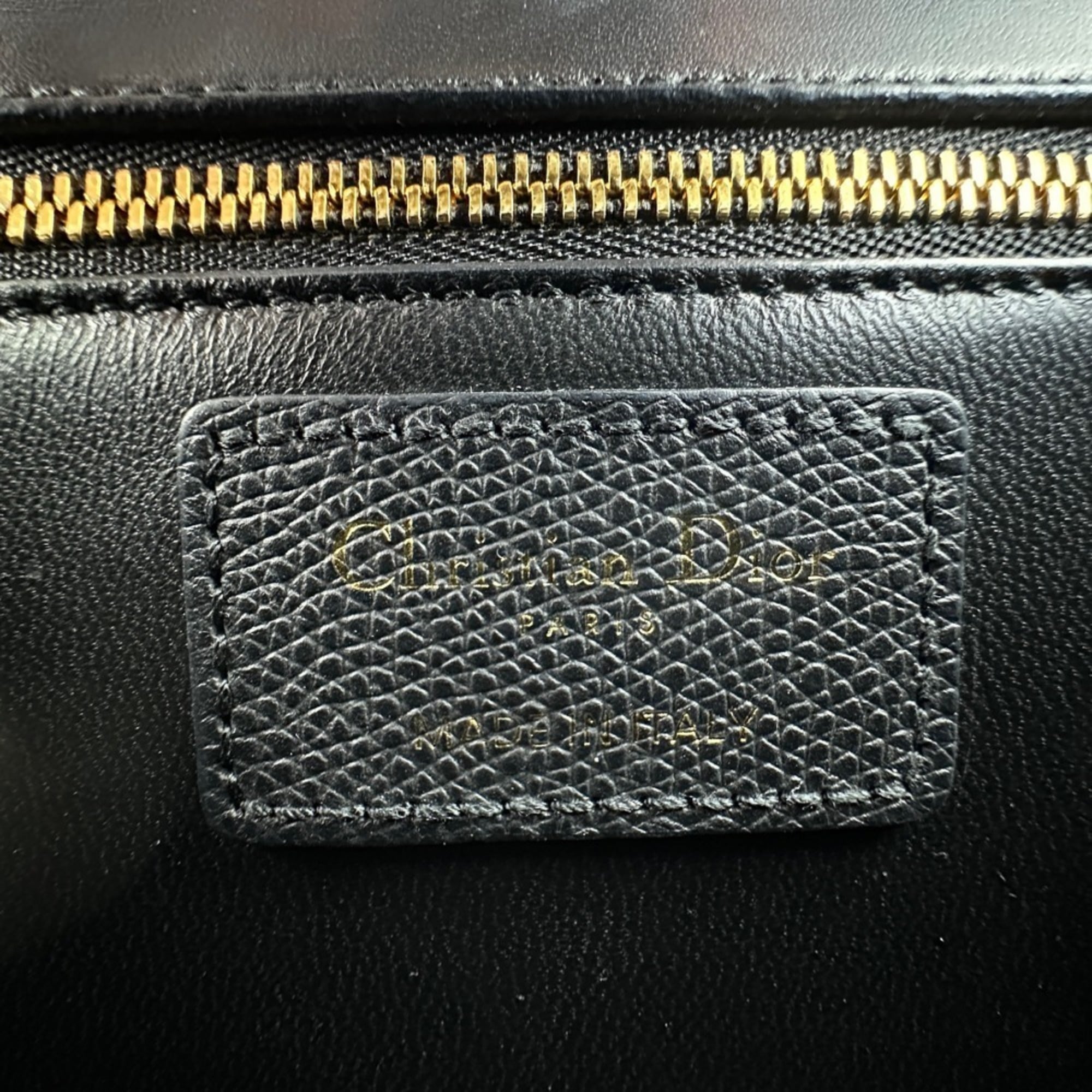 Christian Dior Black Leather Shoulder Bag (Pre-Owned)