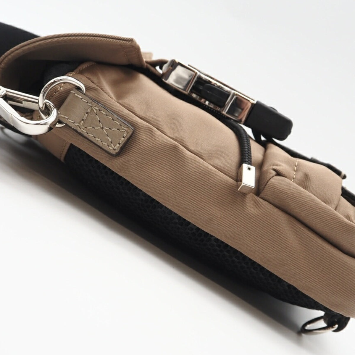 Fendi Beige Nylon Shoulder Bag (Pre-Owned)