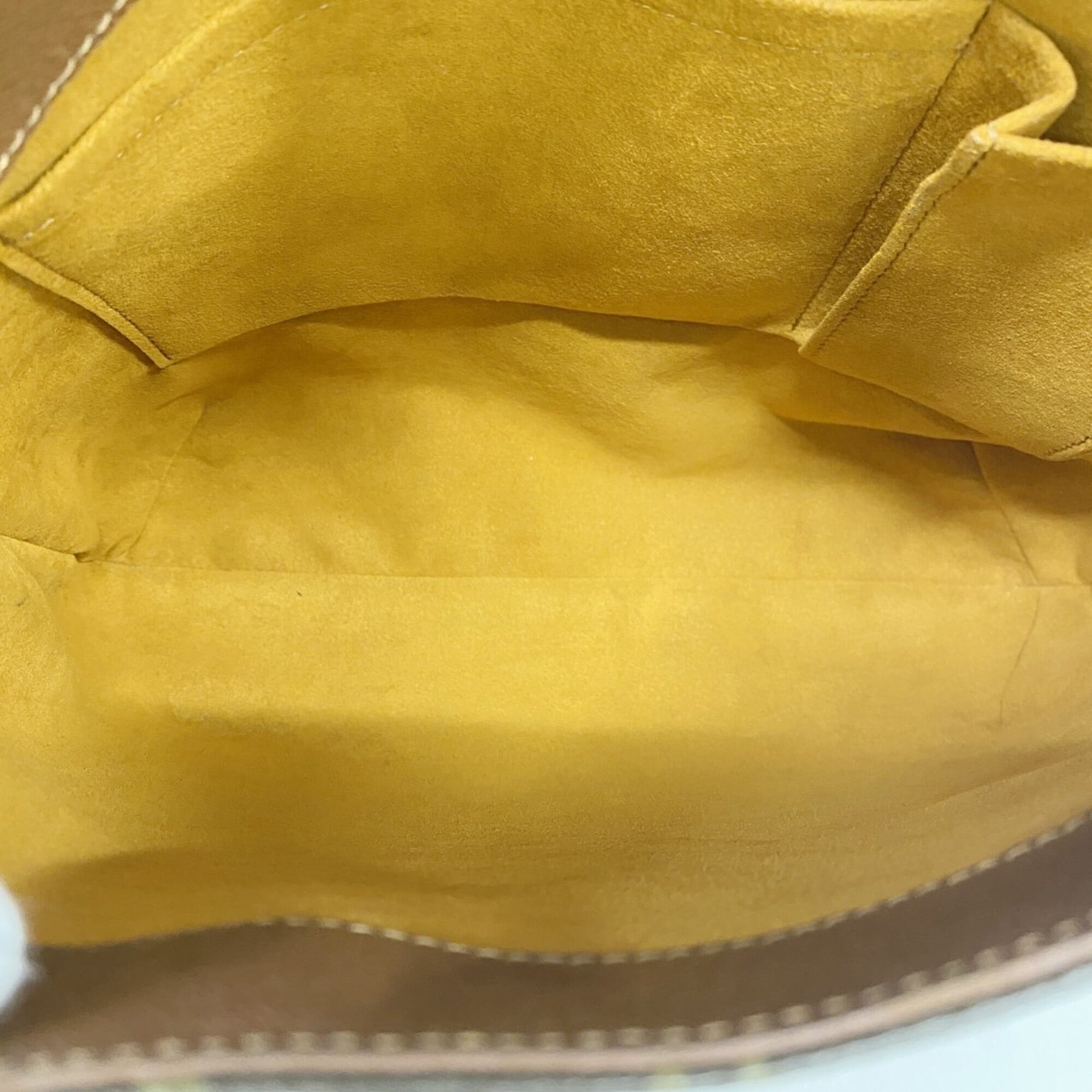 Louis Vuitton Brown Shoulder Bag (Pre-Owned)