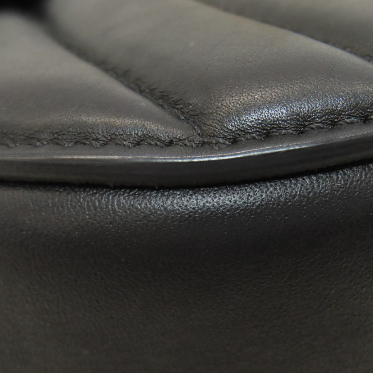 Chloé Black Leather Shoulder Bag (Pre-Owned)