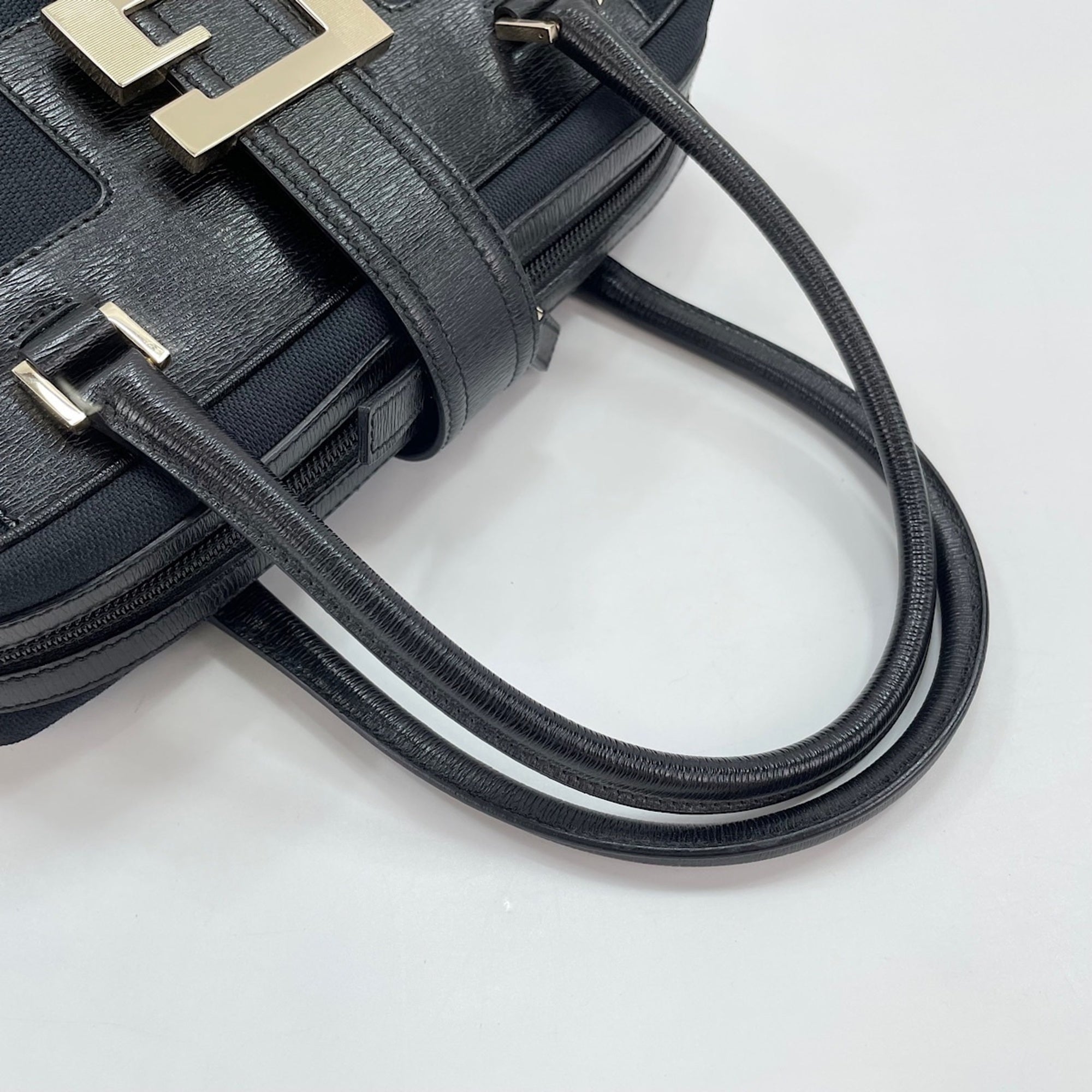 Gucci Black Handbag (Pre-Owned)