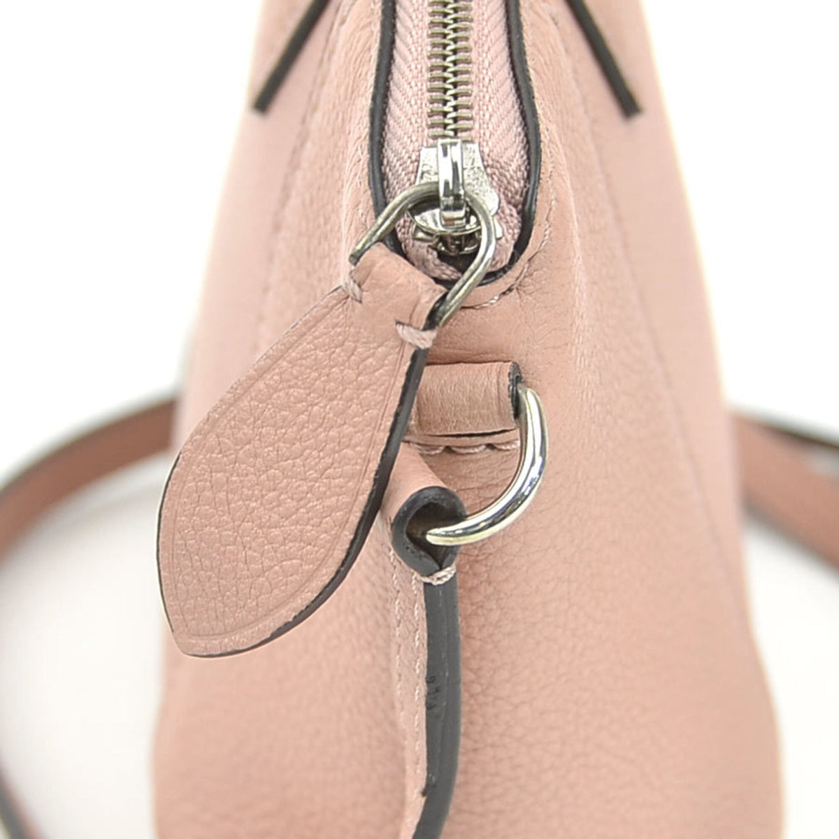 Louis Vuitton Magnolia Leather Handbag Shoulder Bag (Pre-Owned)