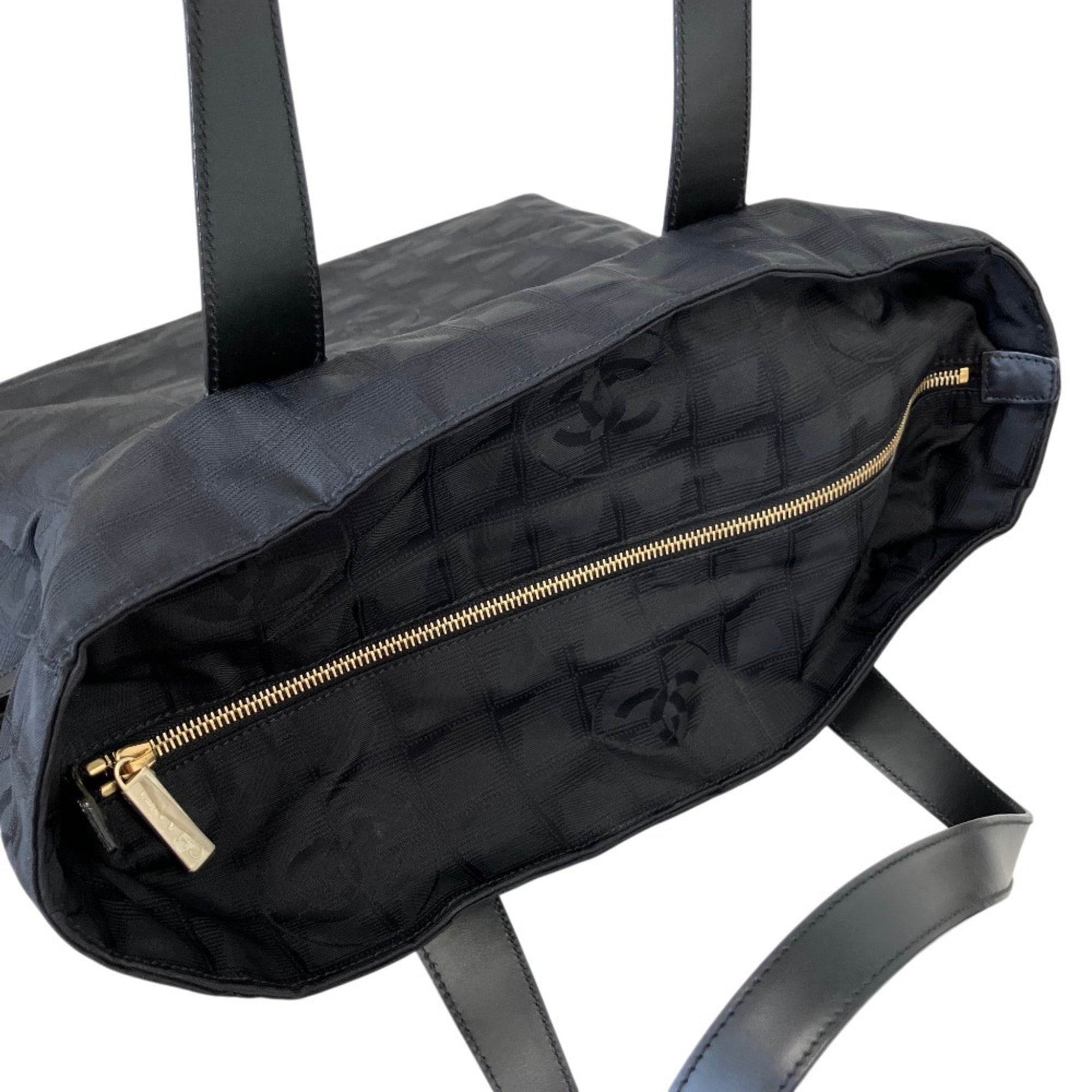 Chanel New Travel Line Black New Travel Line Tote Bag (Pre-Owned)